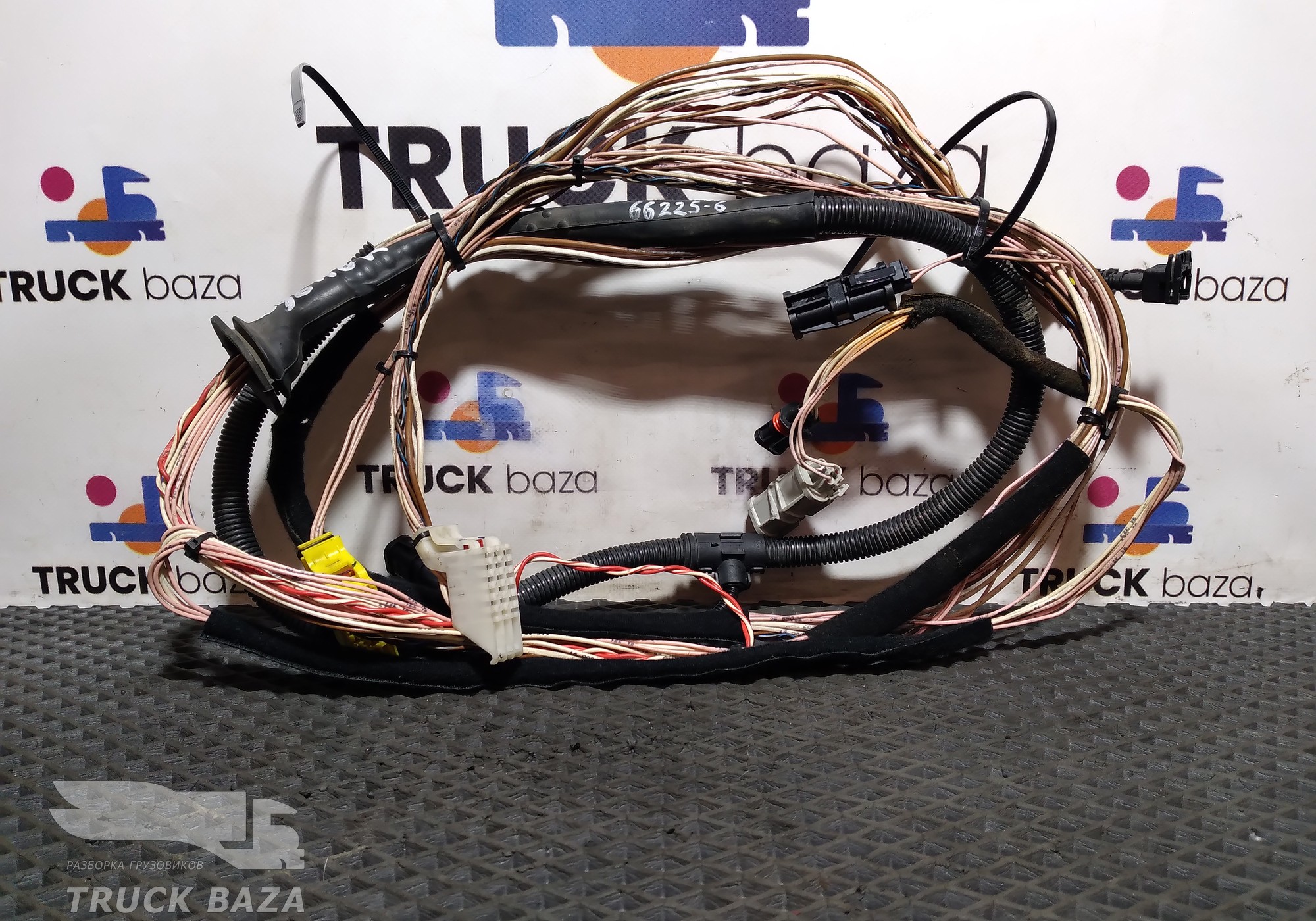 81254210237 Проводка правой двери для Man TGX