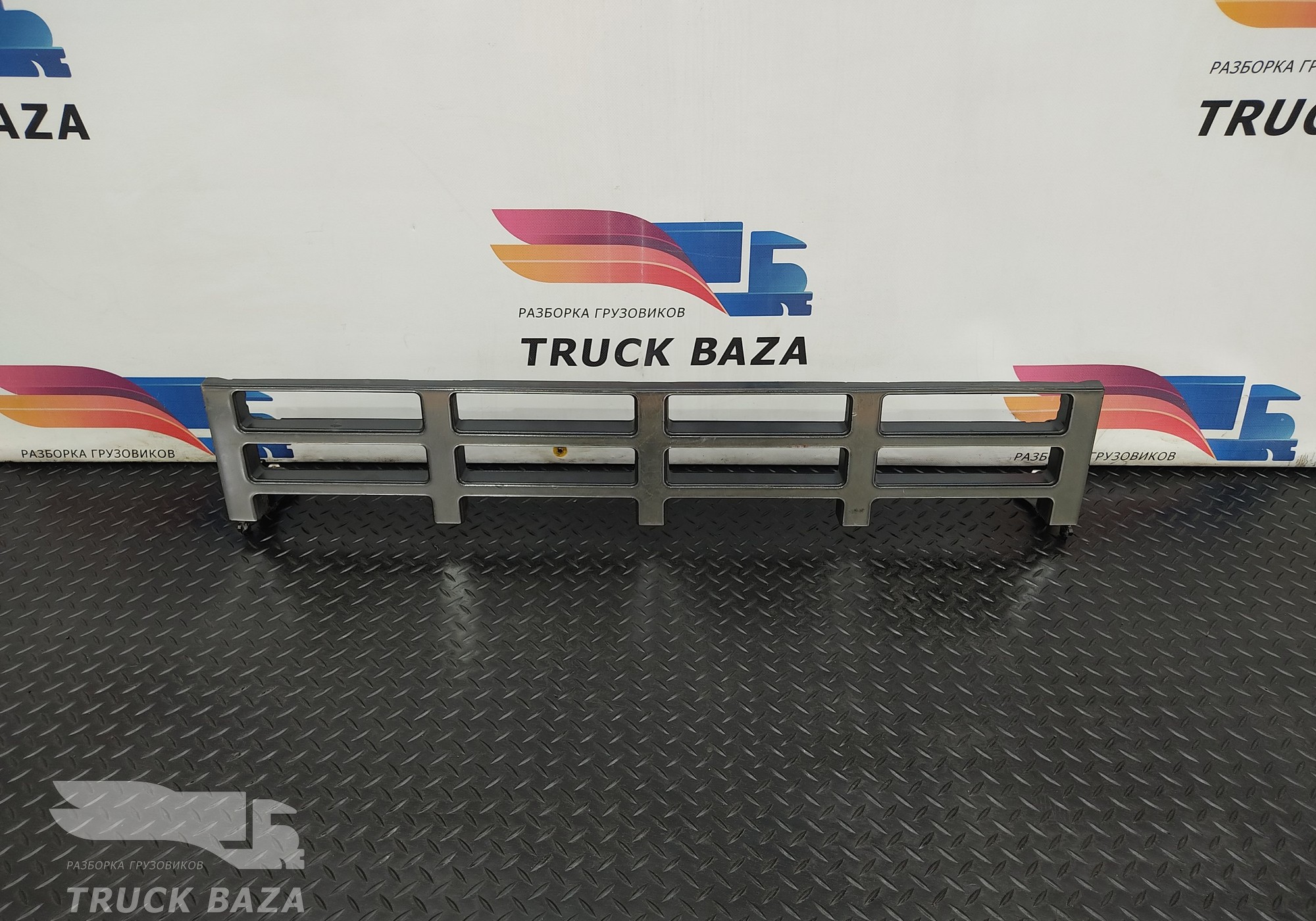 20529704 Решетка радиатора для Volvo F F10 (с 1977 по 1994)