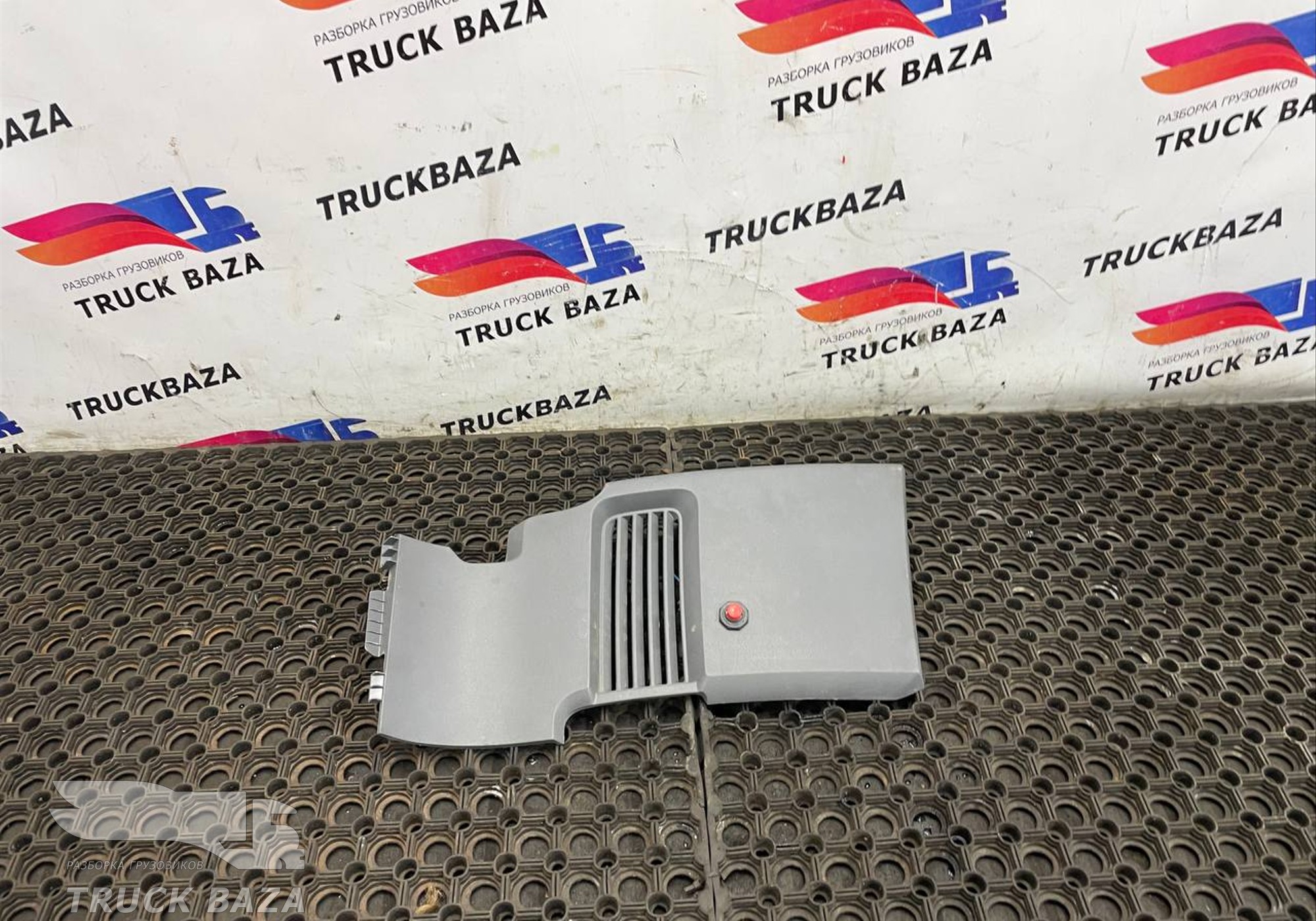 1830331 Накладка панели приборов для Daf XF106 (с 2012)