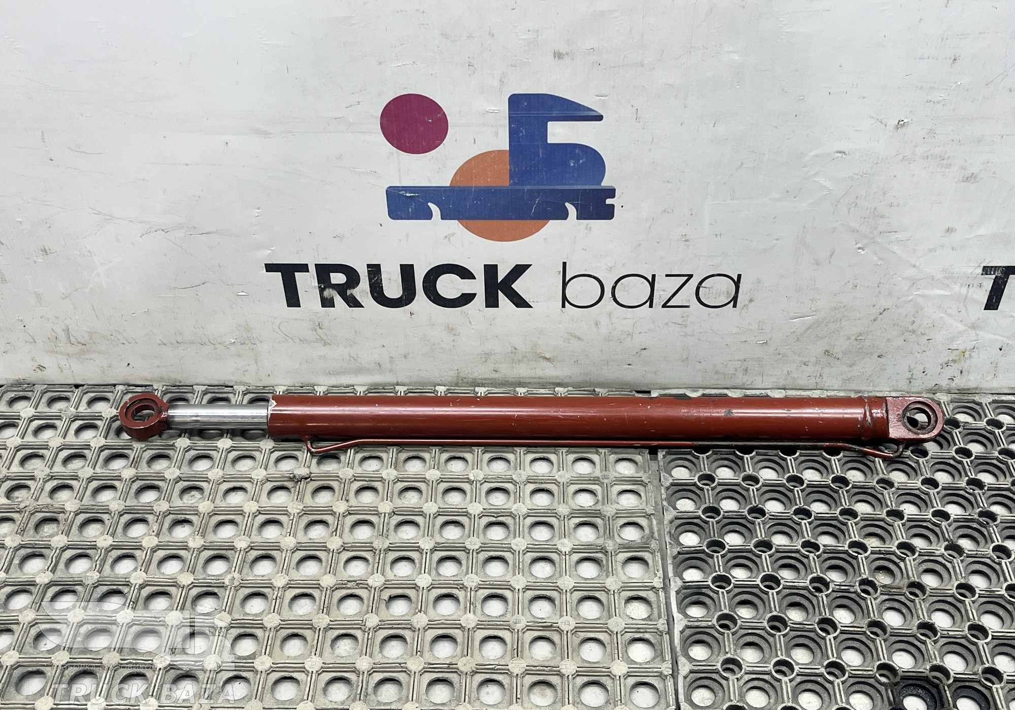 98427951 Цилиндр подъема кабины