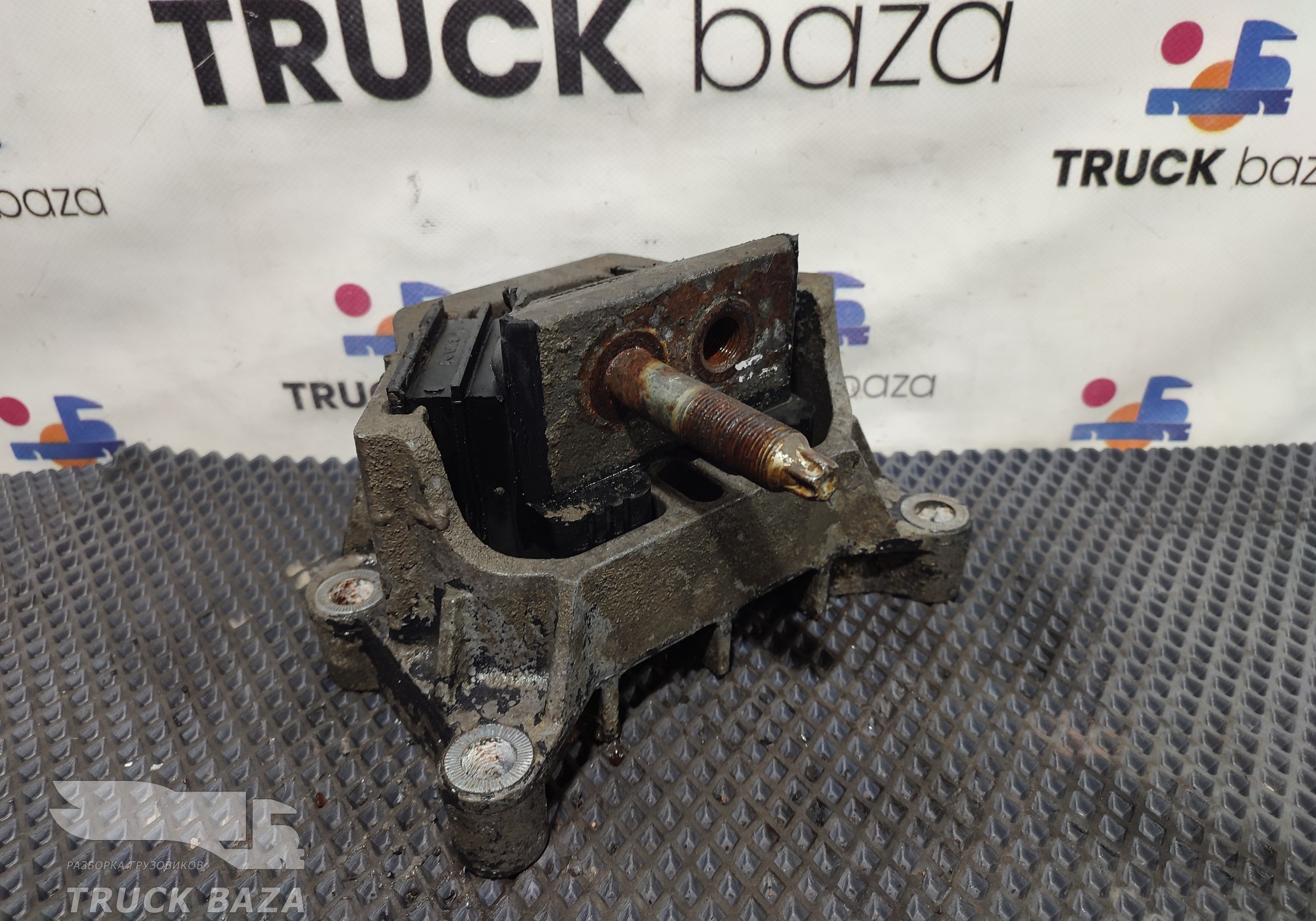 81962100597 Подушка двигателя задняя