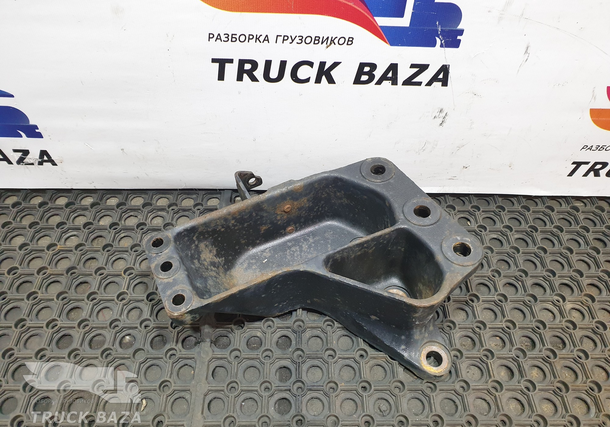 81461103164 Кронштейн ГУРа для Man TGA