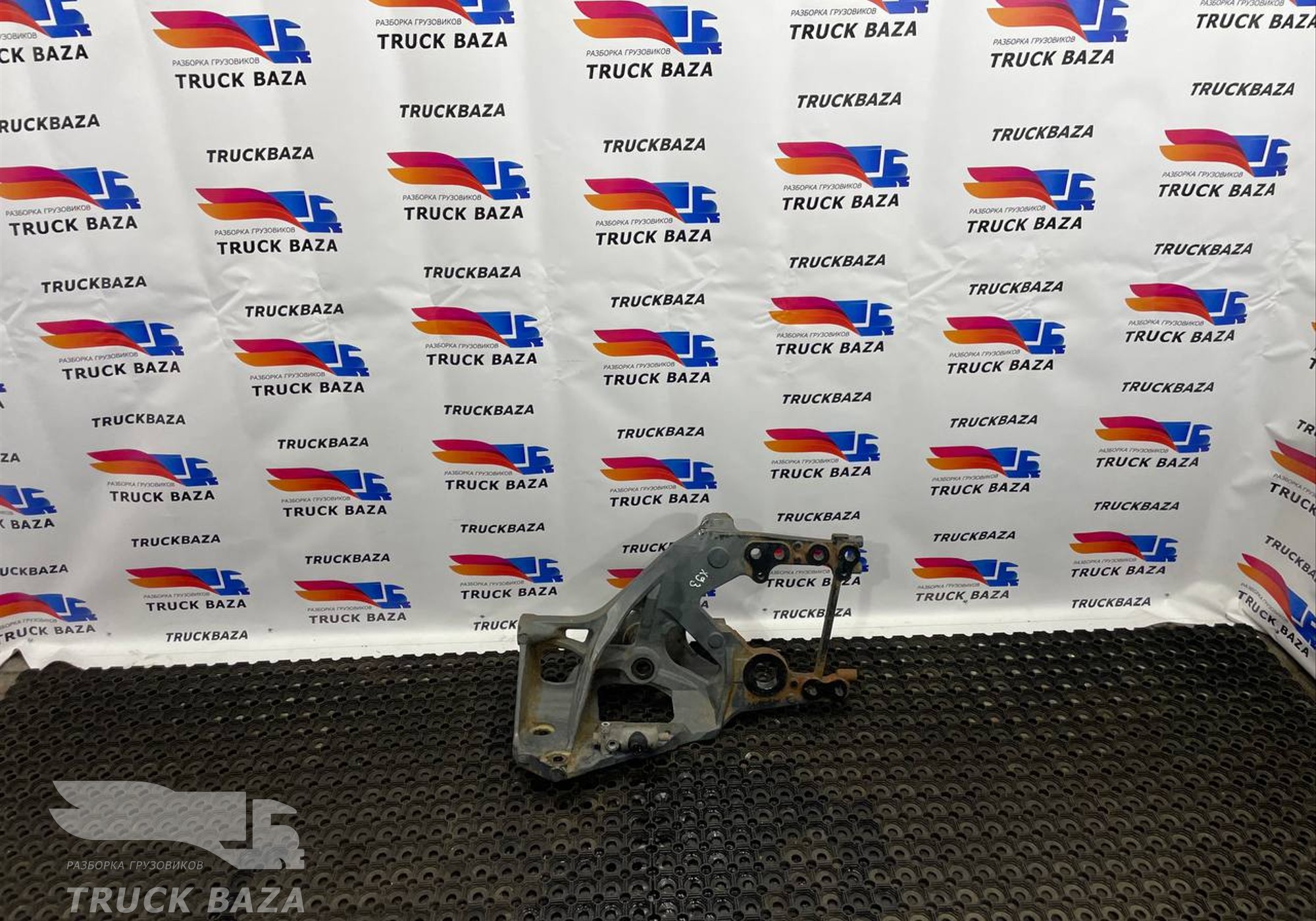 1849493 Кронштейн рессоры передний правый для Daf XF106 (с 2012)