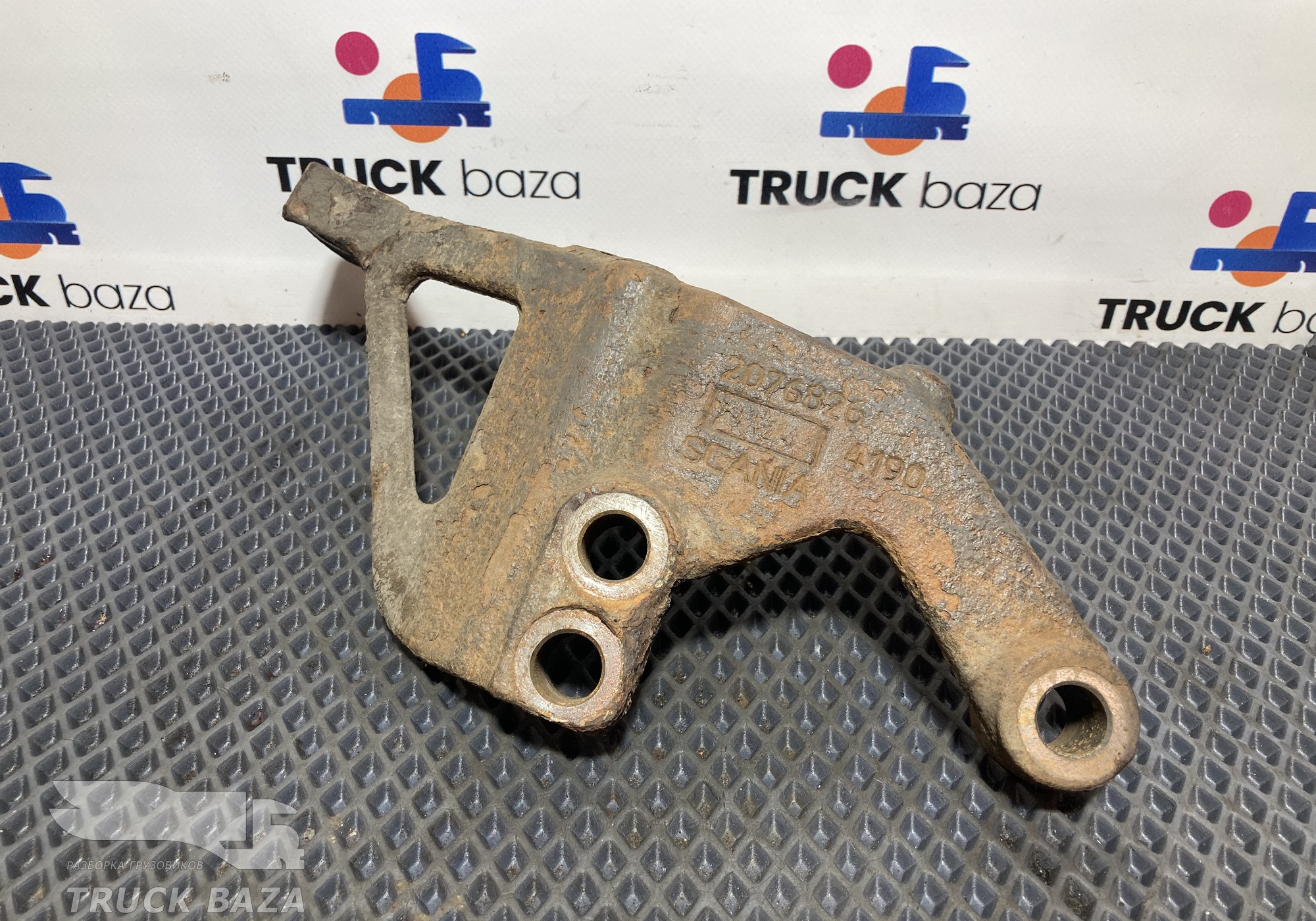 2076826 Кронштейн тормозного вала левый