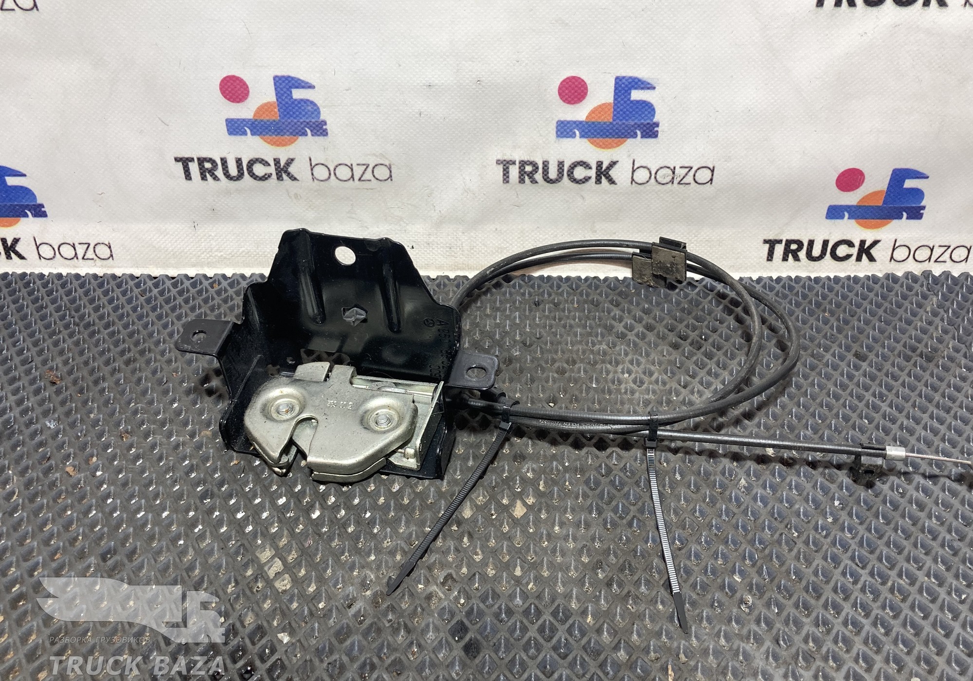 9607550214 Замок инструментального ящика для КАМАЗ 54901