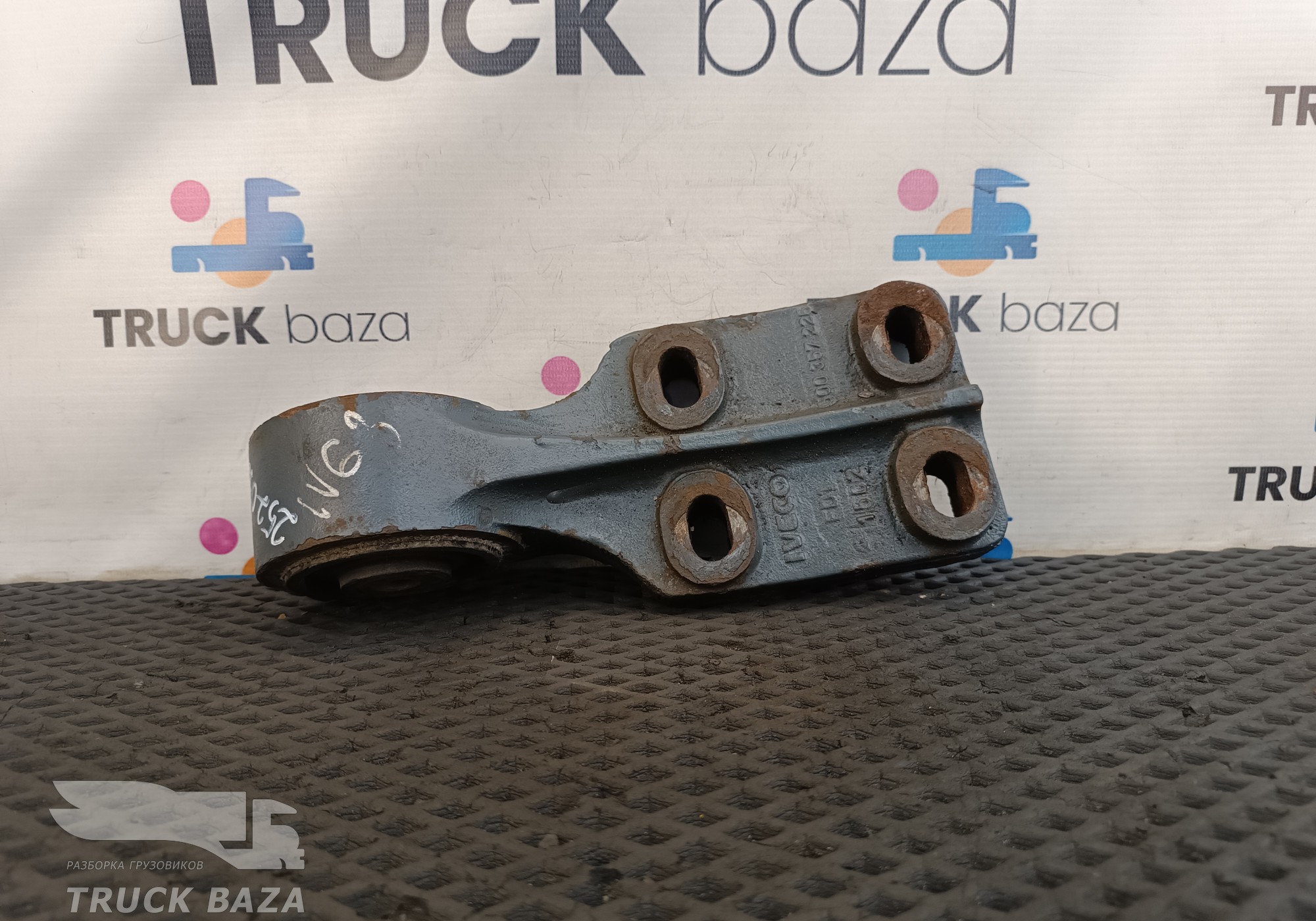 500357226 Кронштейн торсиона кабины левый для Iveco Stralis