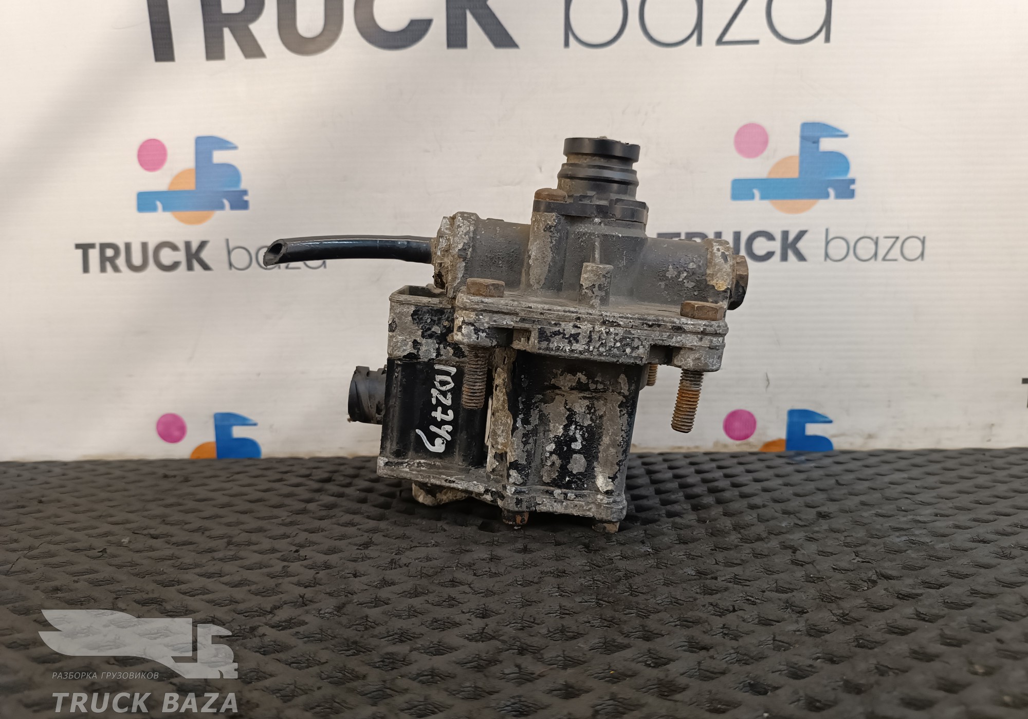 81521806021 Клапан ускорительный для Mercedes-Benz