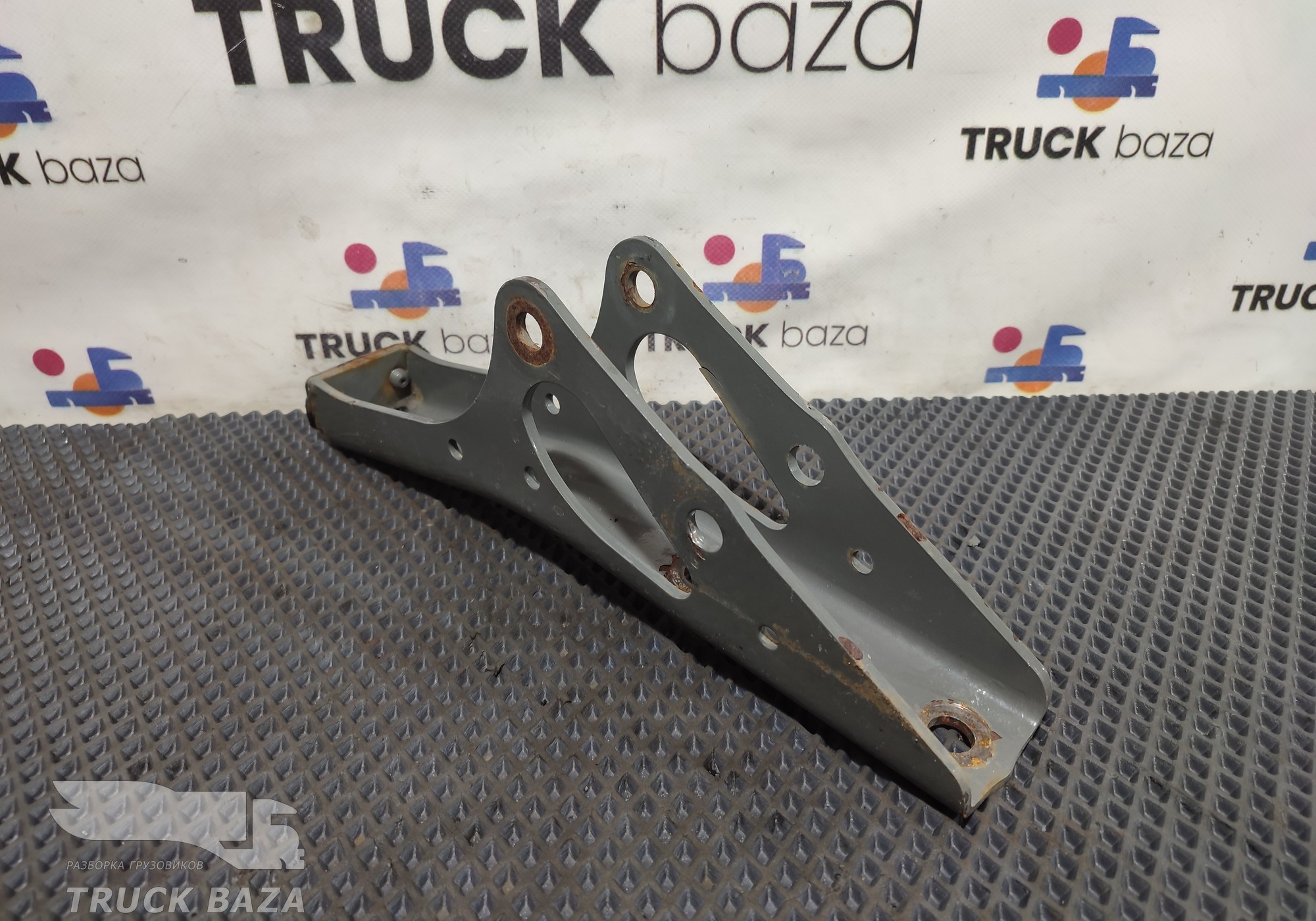 810W417010076 Кронштейн амортизатора передний для Sinotruk Sitrak C7H