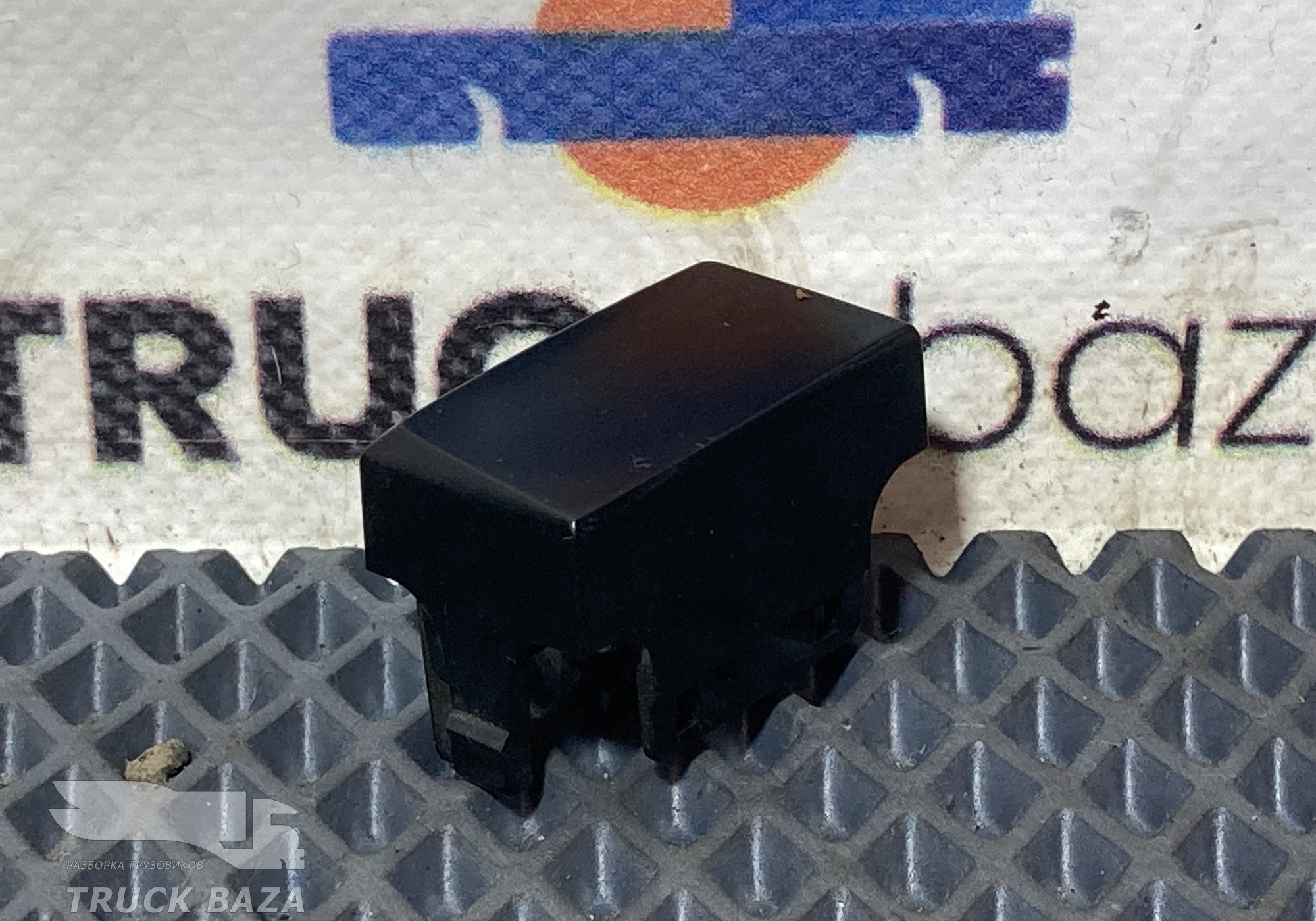 82257719 Заглушка кнопки для Renault T (с 2013)