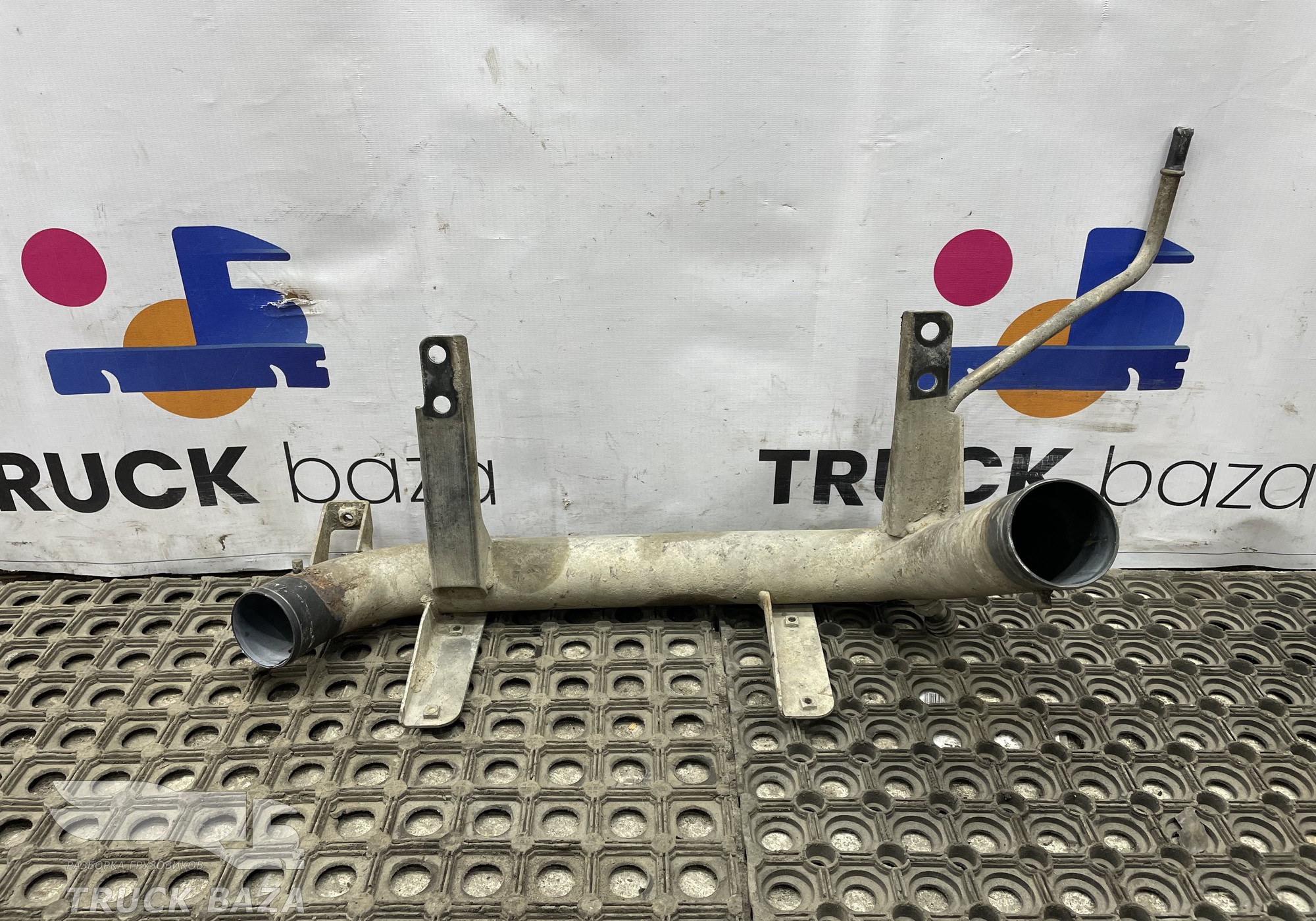 2010948 Патрубок системы охлаждения для Scania 5-series R (с 2004 по 2016)