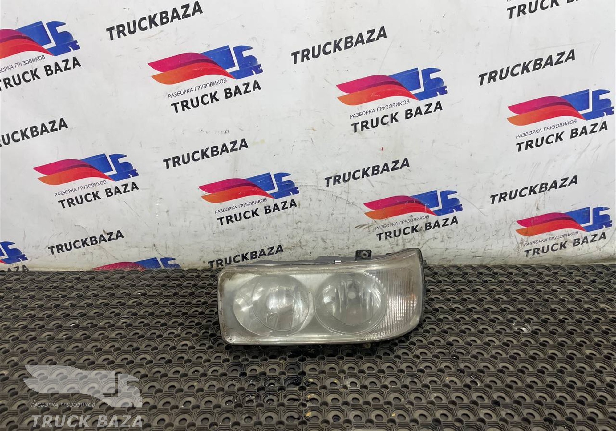 1743685 Фара передняя правая для Daf XF105 (с 2005)