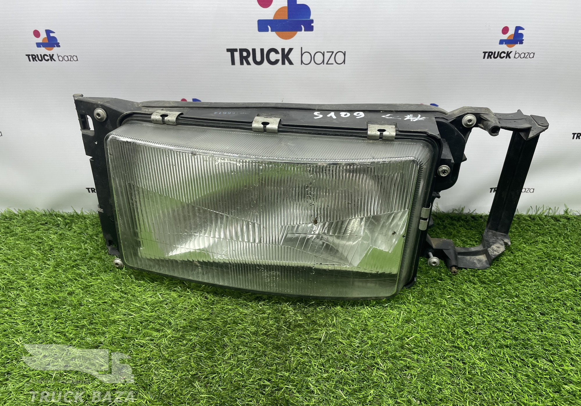 7711104L Фара левая