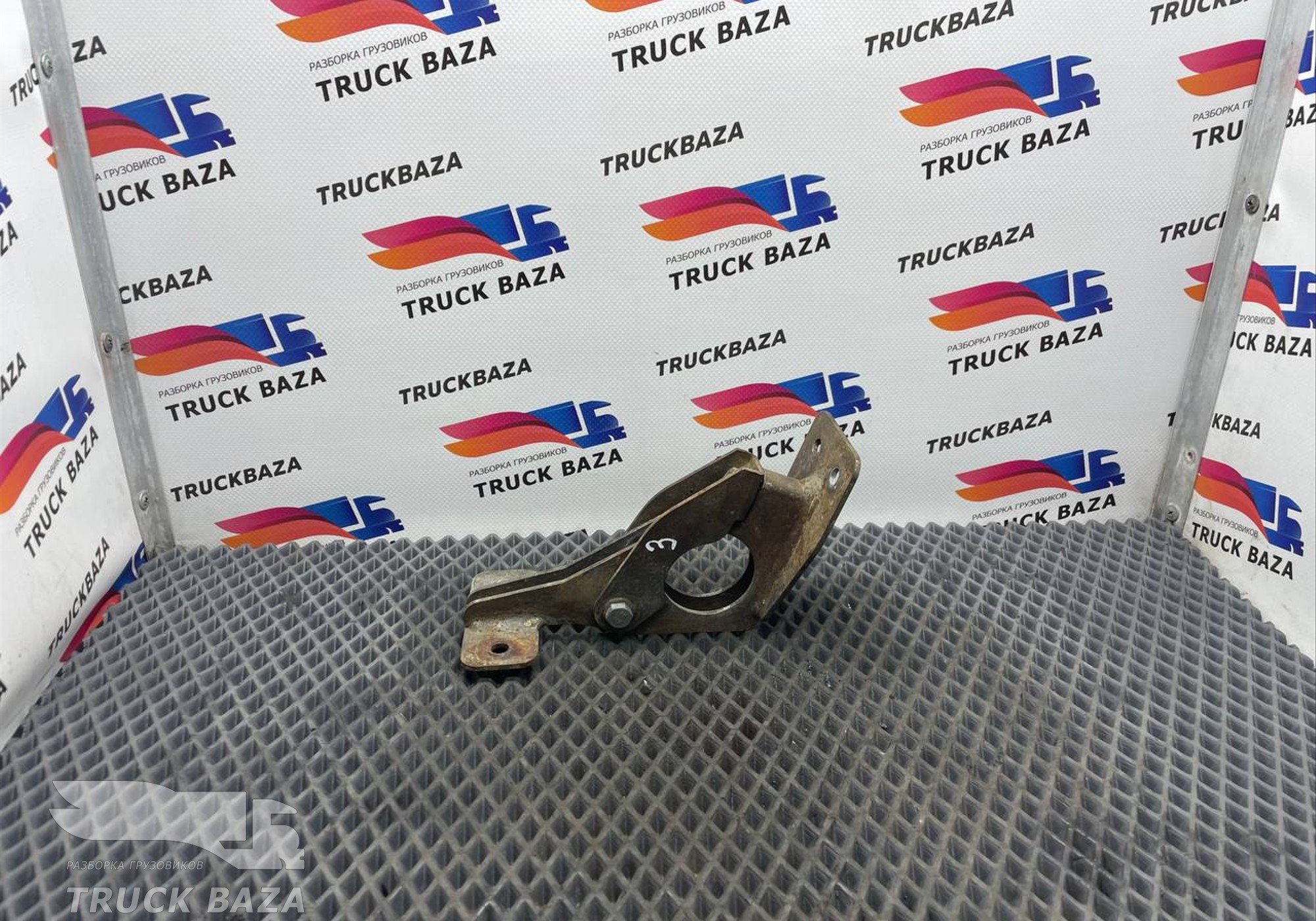 Кронштейн крыла для КАМАЗ 54901