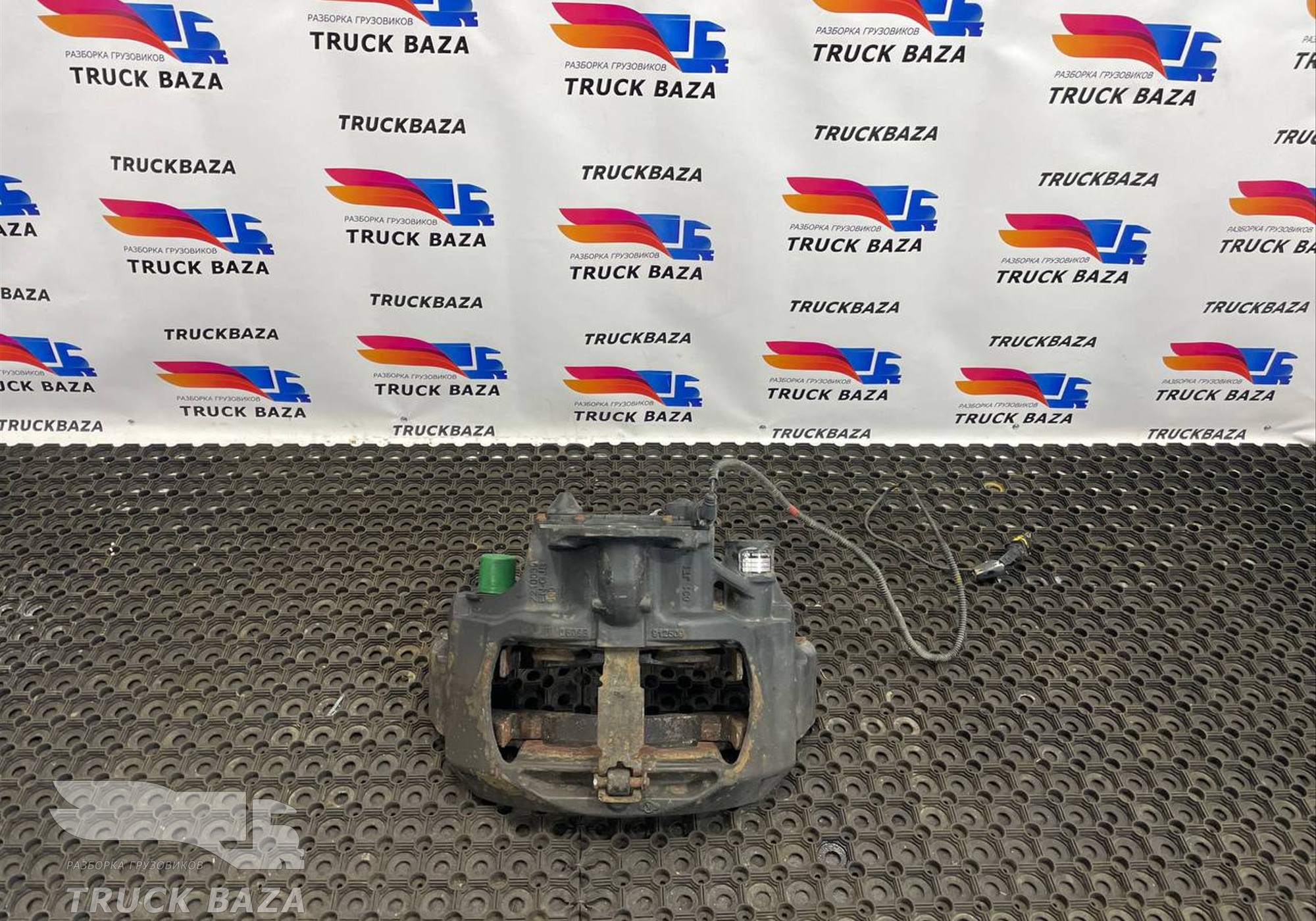 K171783 Суппорт передний левый для КАМАЗ 54901