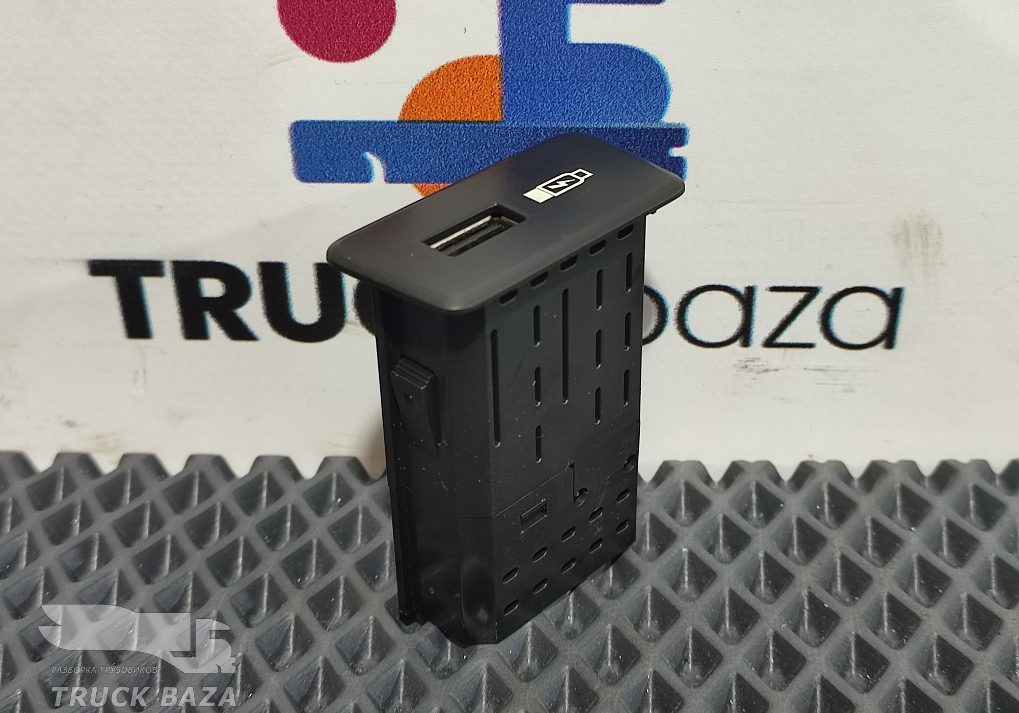 2554704 Порт USB для Scania 6-series