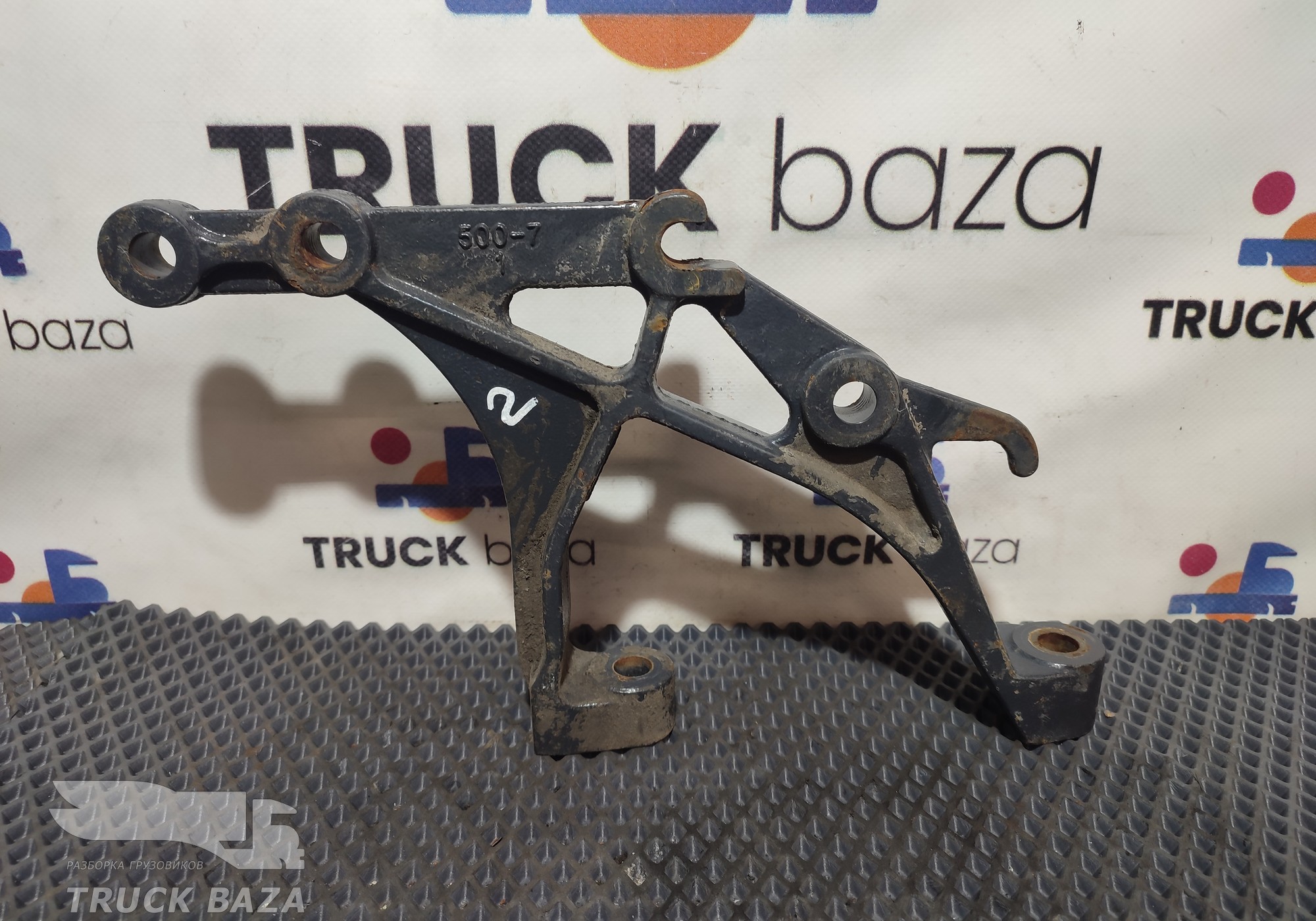 1477482 Крепление аккумуляторного ящика