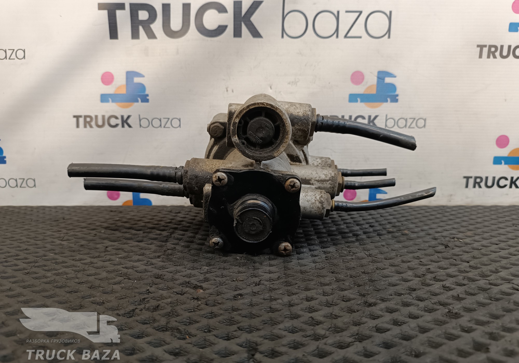DZ9100360330 Кран тормозной прицепа для Sinotruk Sitrak