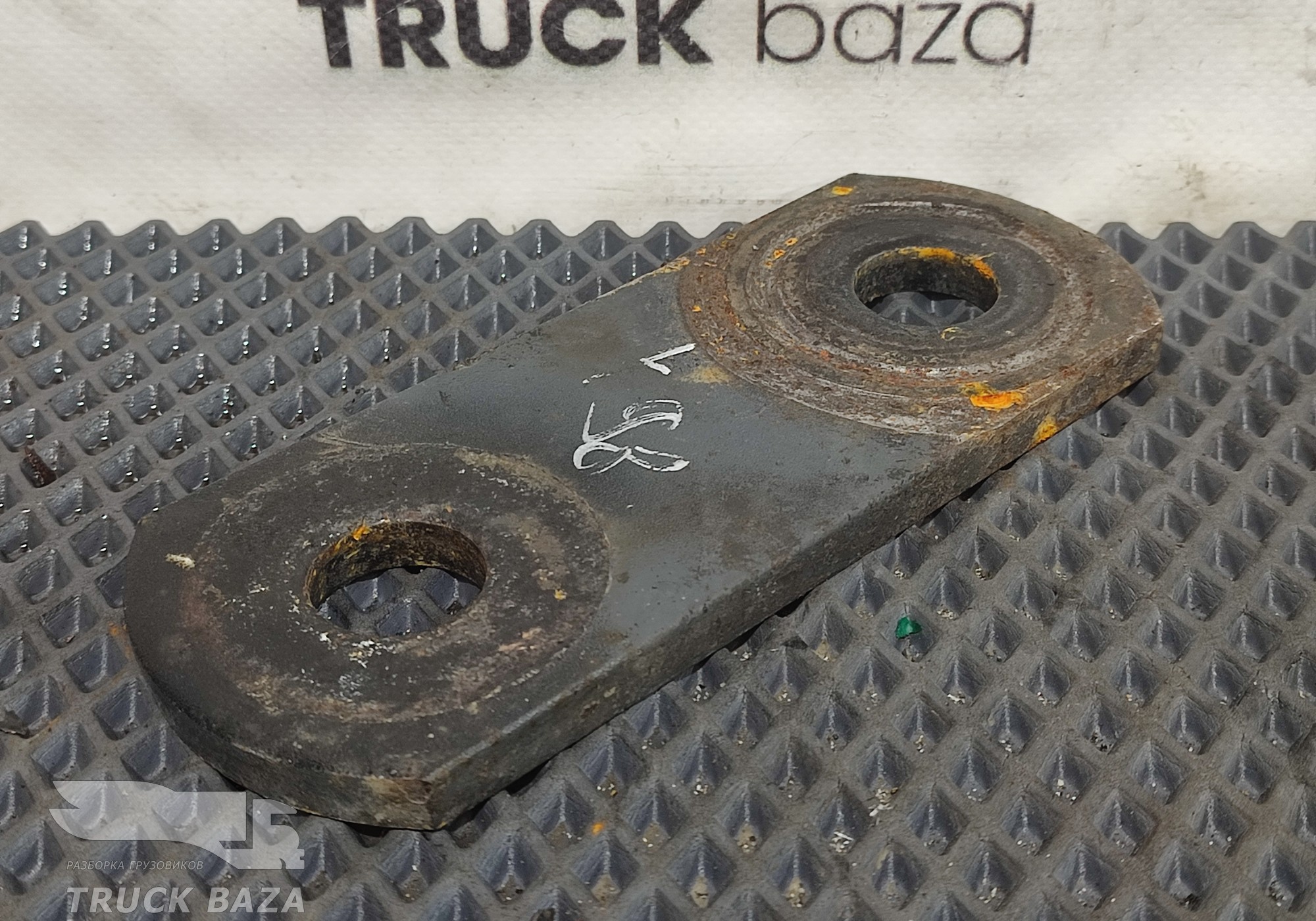 1398376 Серьга передней рессоры