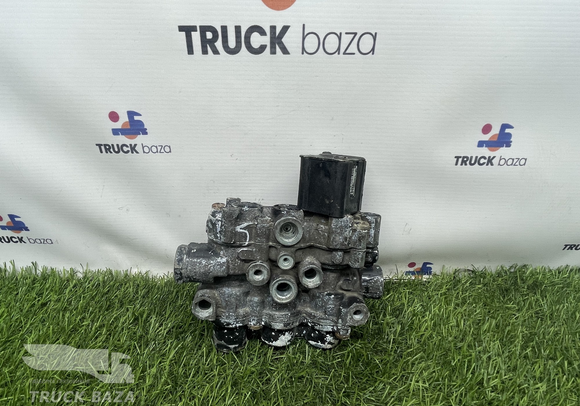 4729000570 Кран уровня пола главный