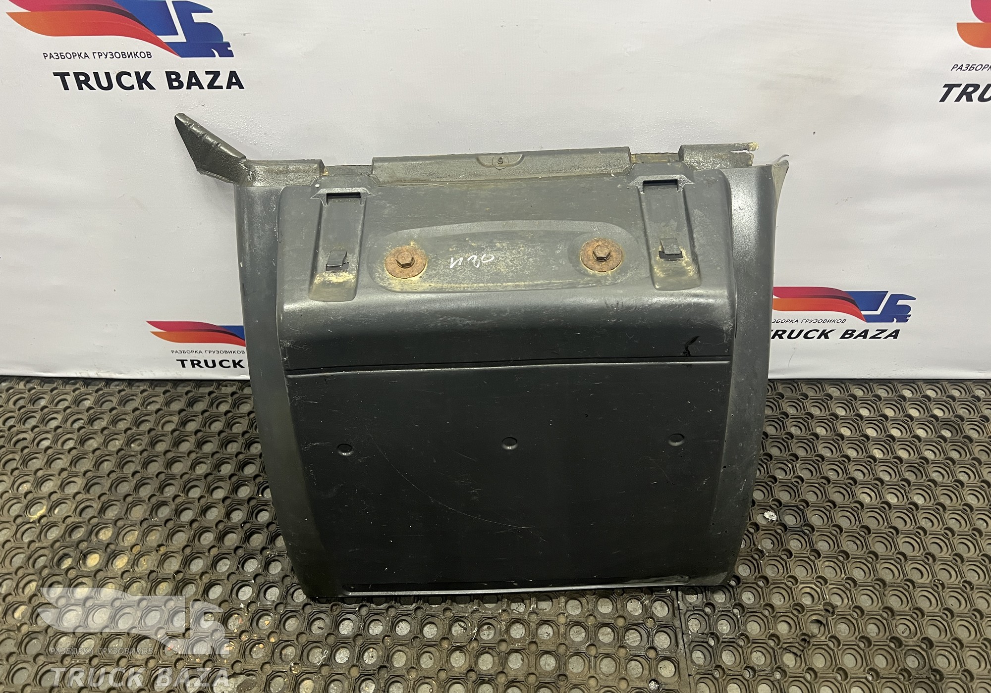 81664106599 Крыло заднее передняя часть