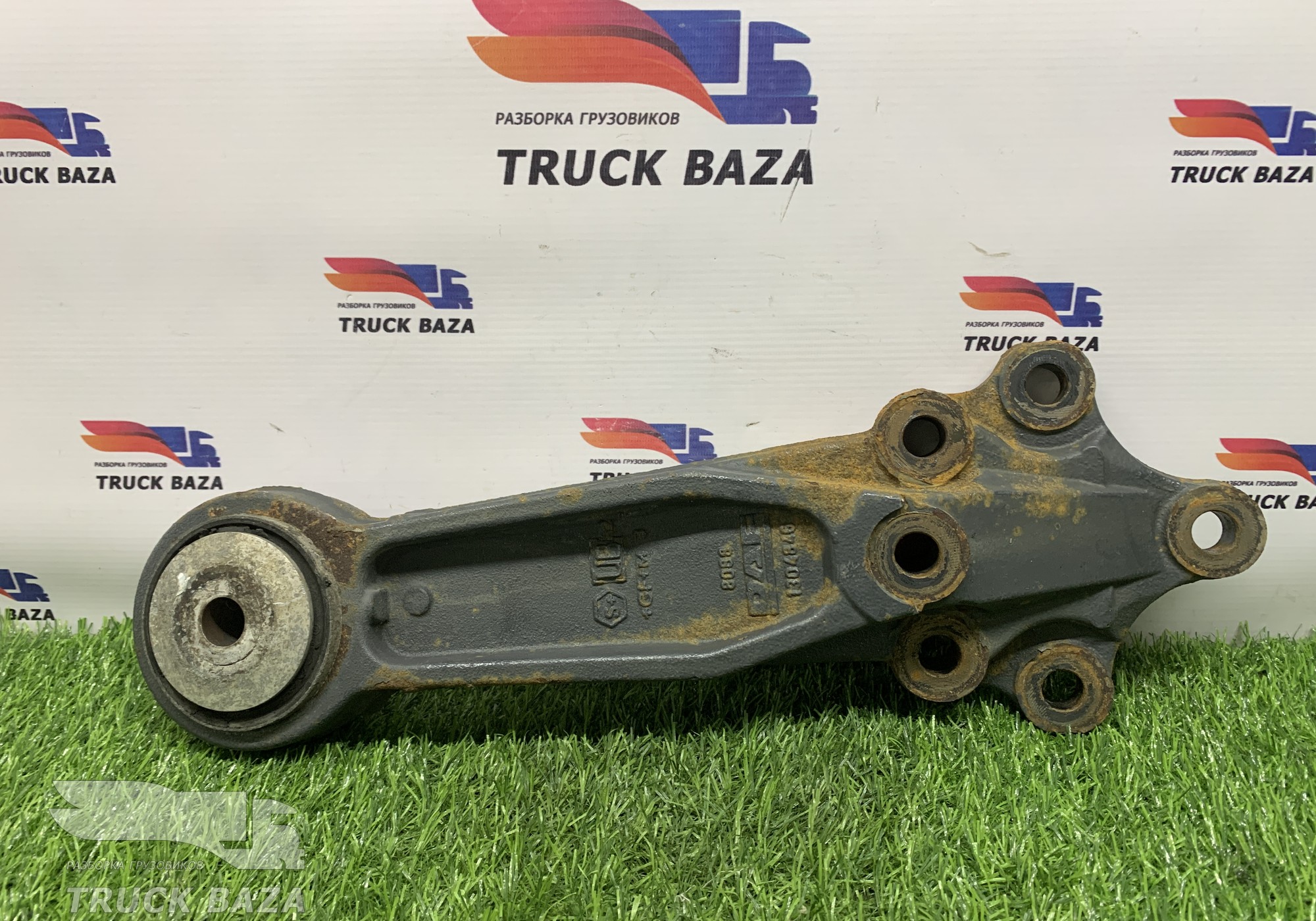 1304846 Кронштейн торсиона кабины правый для Daf XF105 (с 2005)