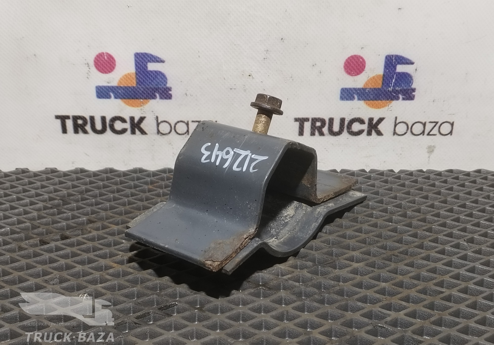A9305210097 Кронштейн крыла заднего для Mercedes-Benz Axor I (с 2001 по 2004)