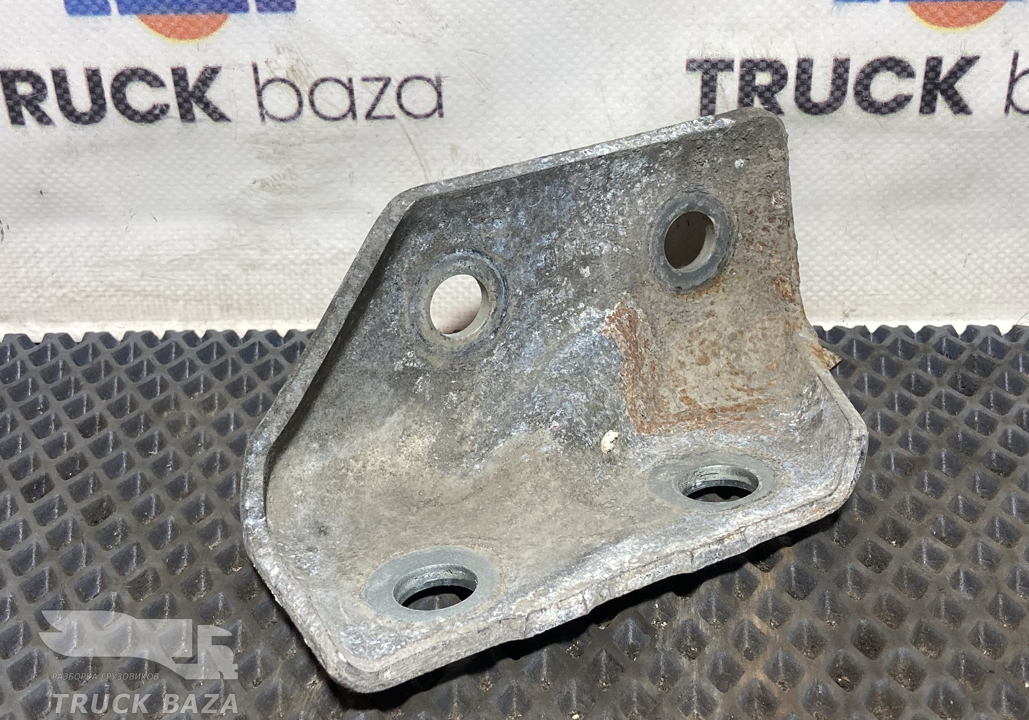 9603170027 Кронштейн замка кабины