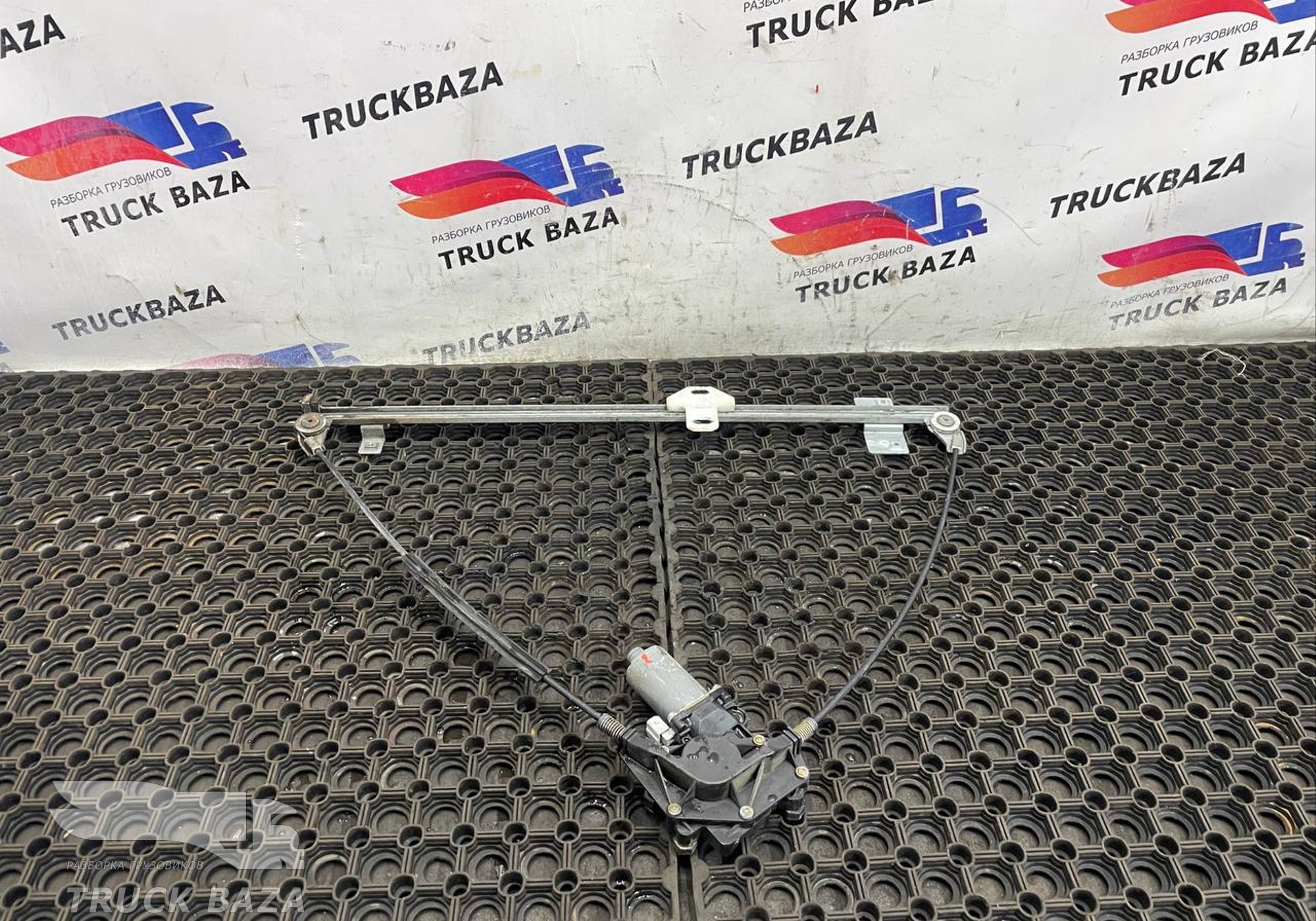 0130821916 Стеклоподъемник правый для Daf XF105 (с 2005)