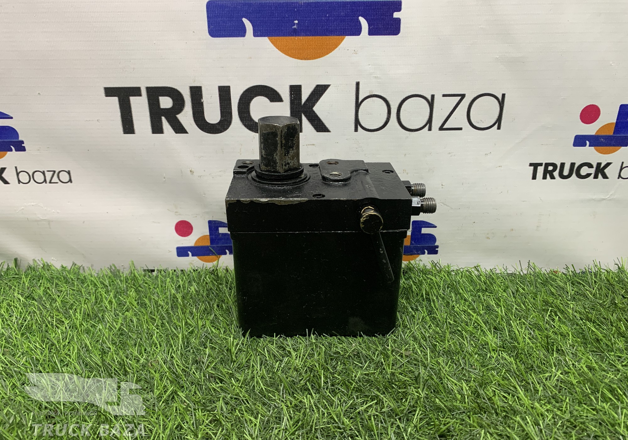 974981 Насос подъёма кабины