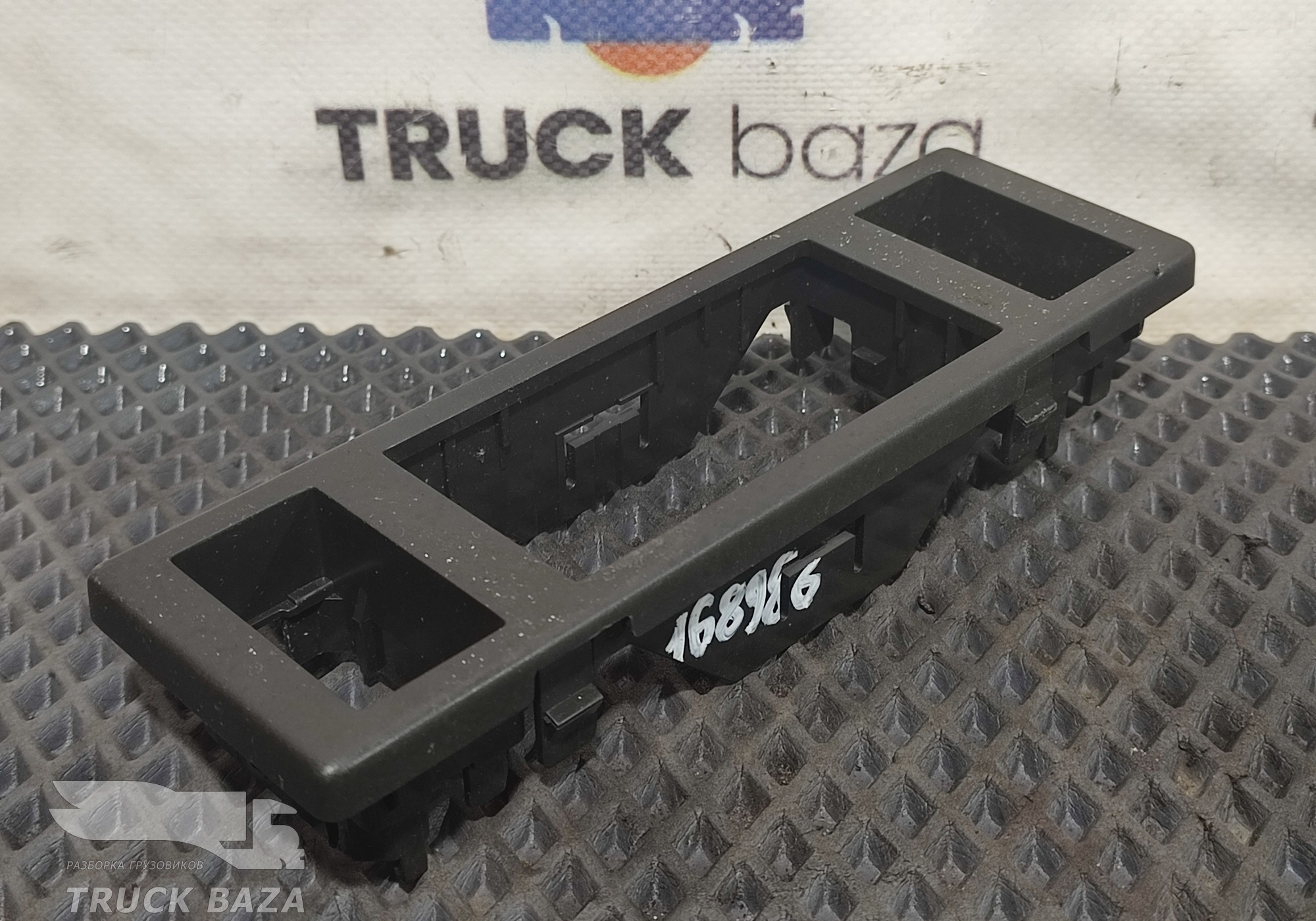 82859005 Рамка кнопок для Volvo FH 4 (с 2012)