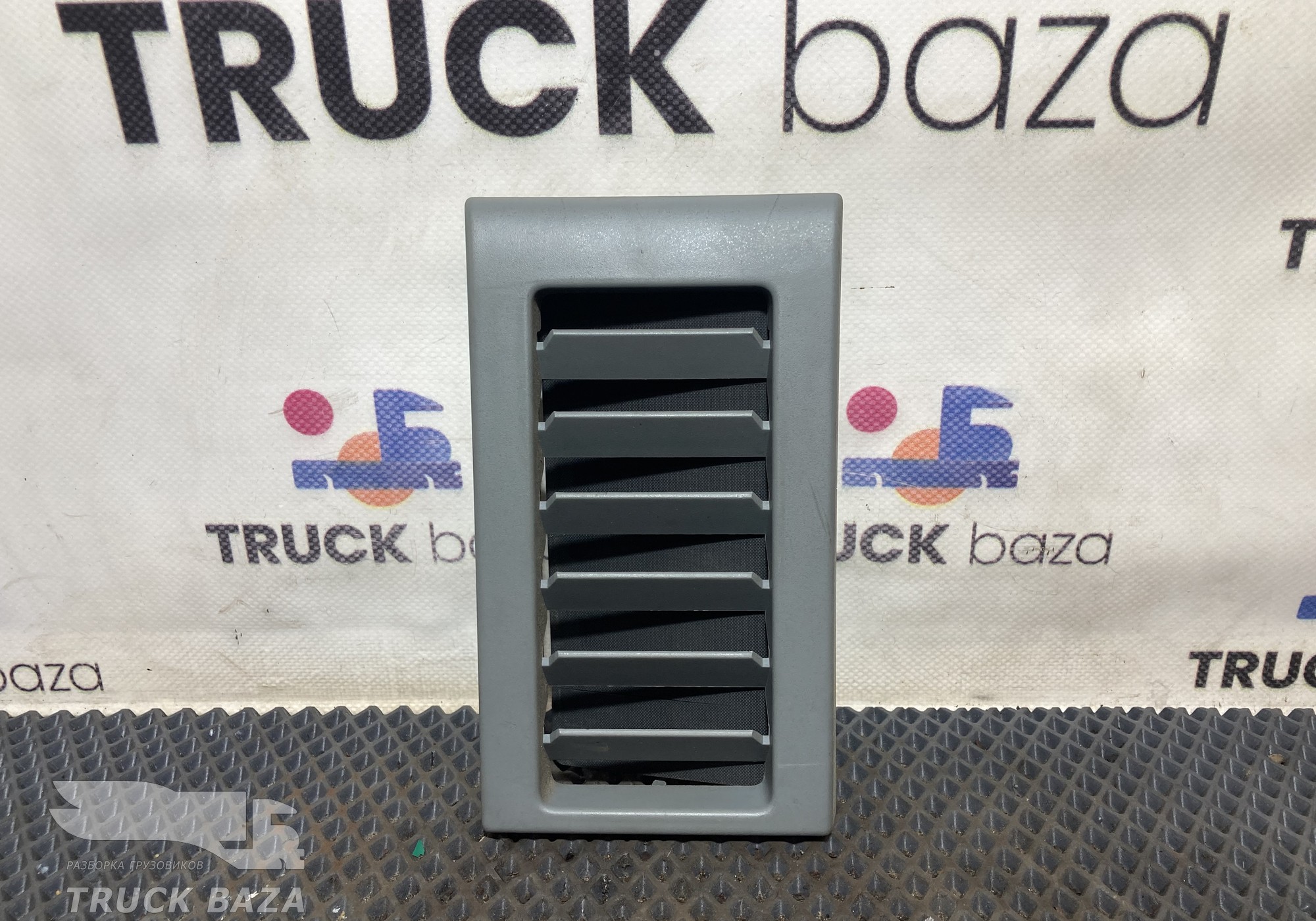 82396511 Дефлектор воздушный для Renault T (с 2013)