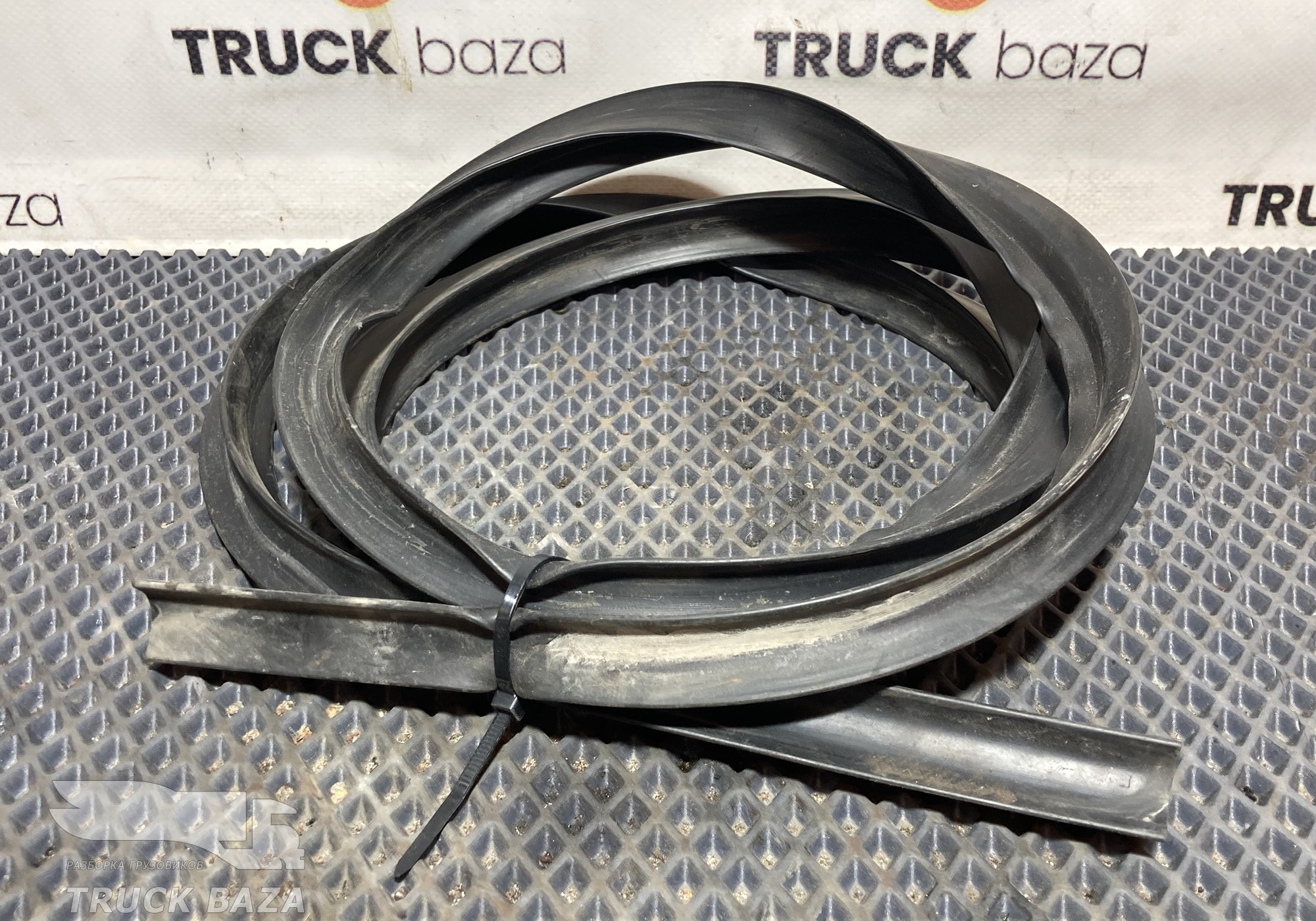 Уплотнитель двери для Daf XF105 (с 2005)