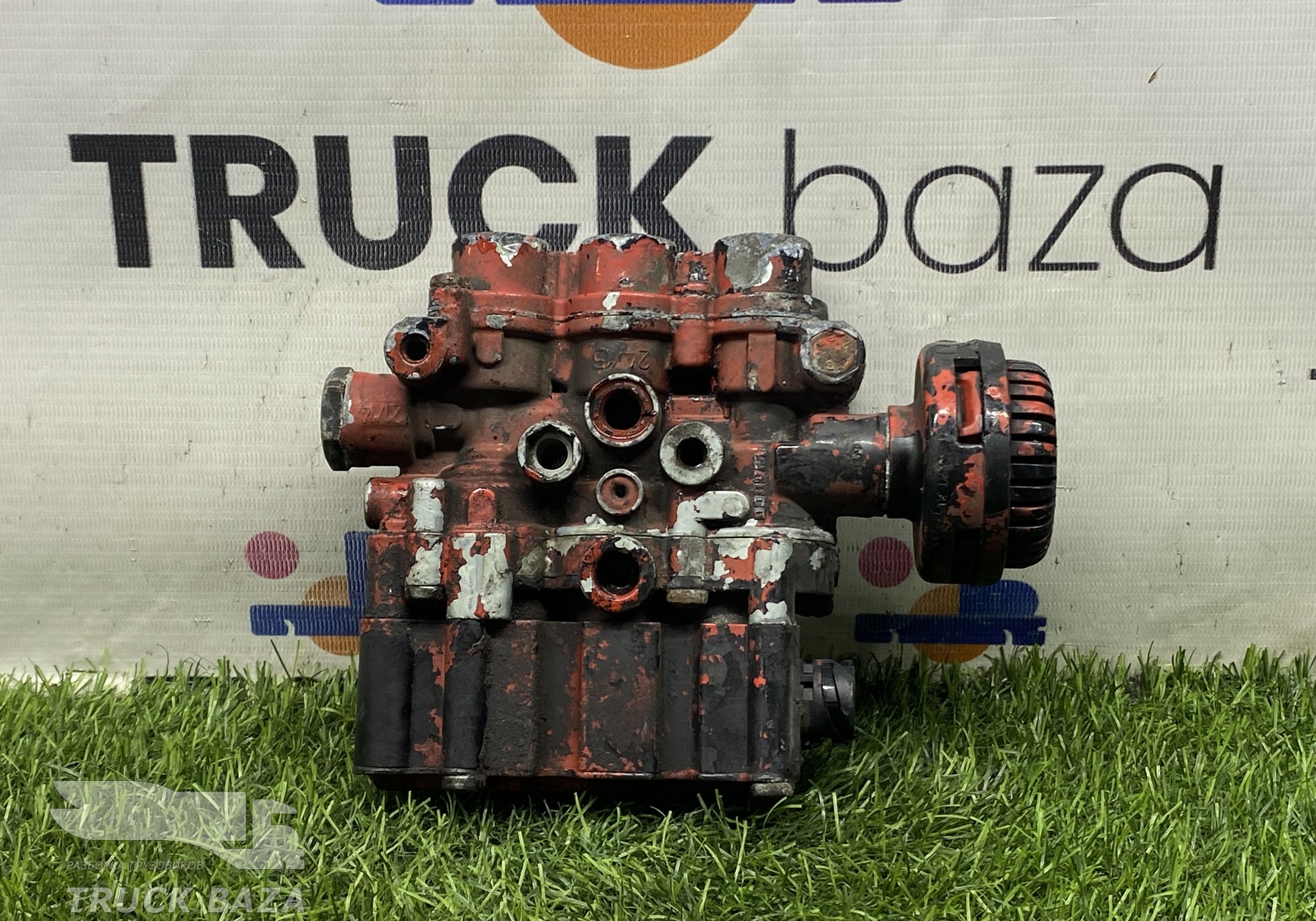 4729000530 Кран уровня пола главный