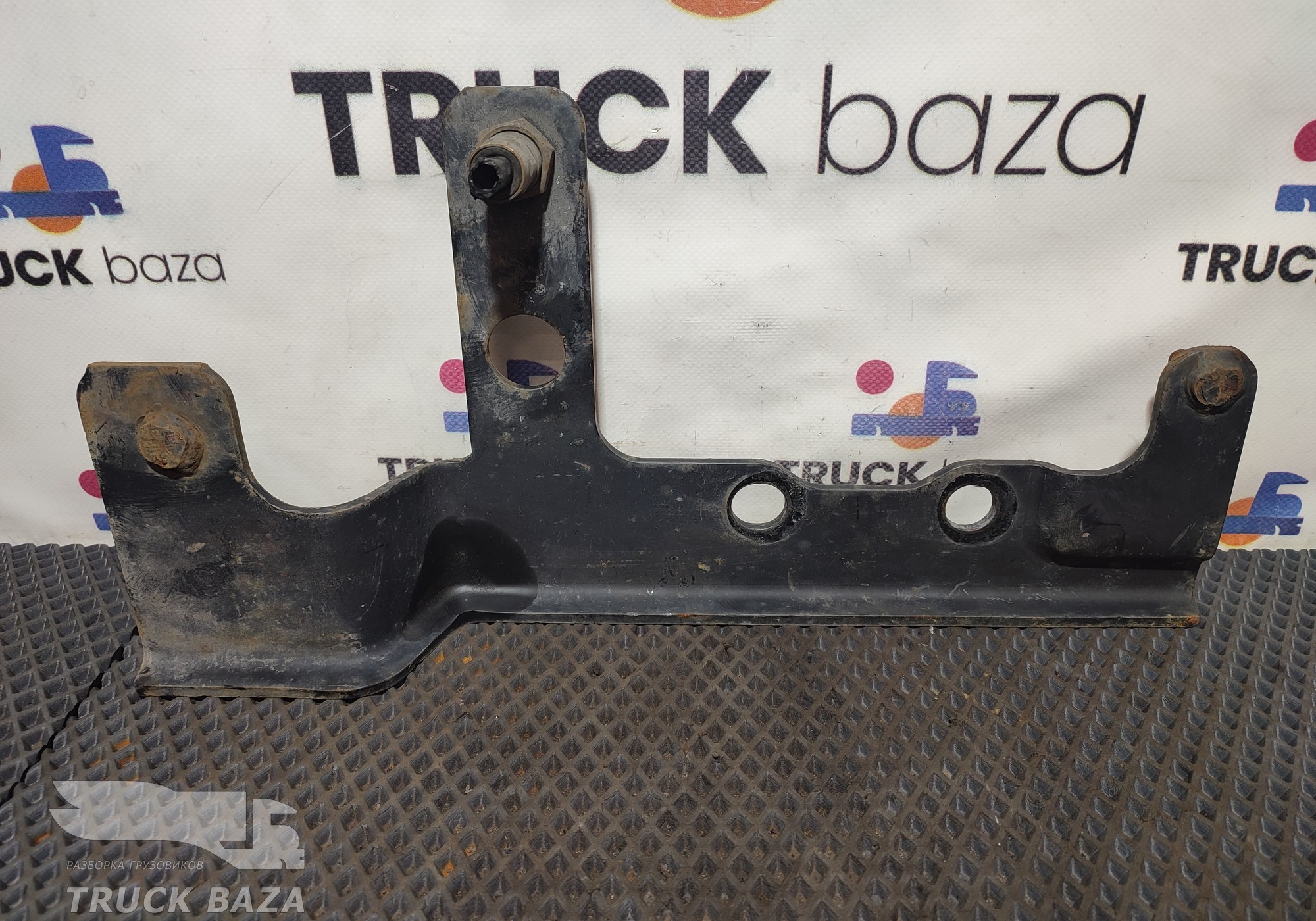 549018416310 Кронштейн бампера правый для КАМАЗ 54901