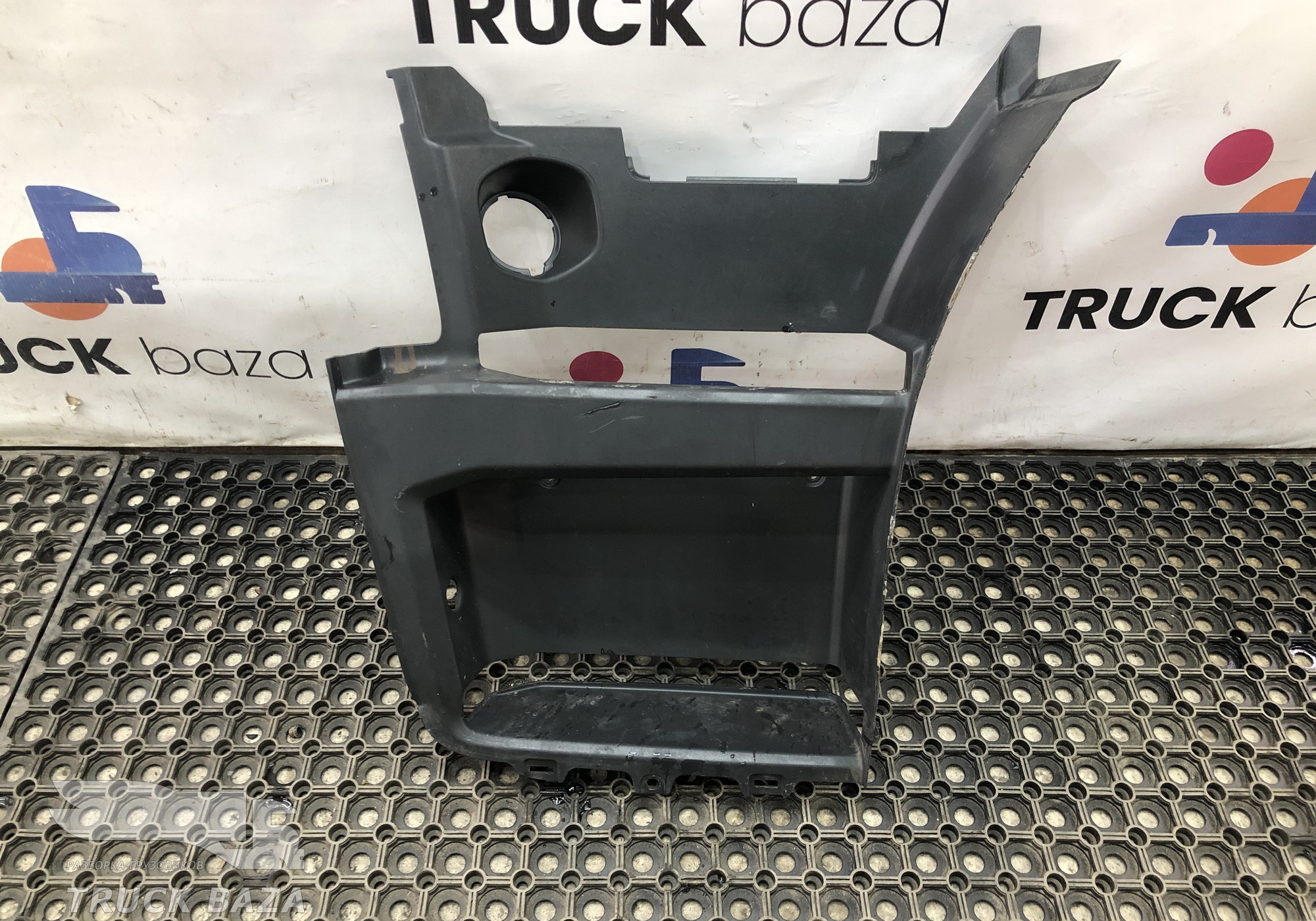 2559303 Корпус подножки левый для Scania 6-series G (с 2016)