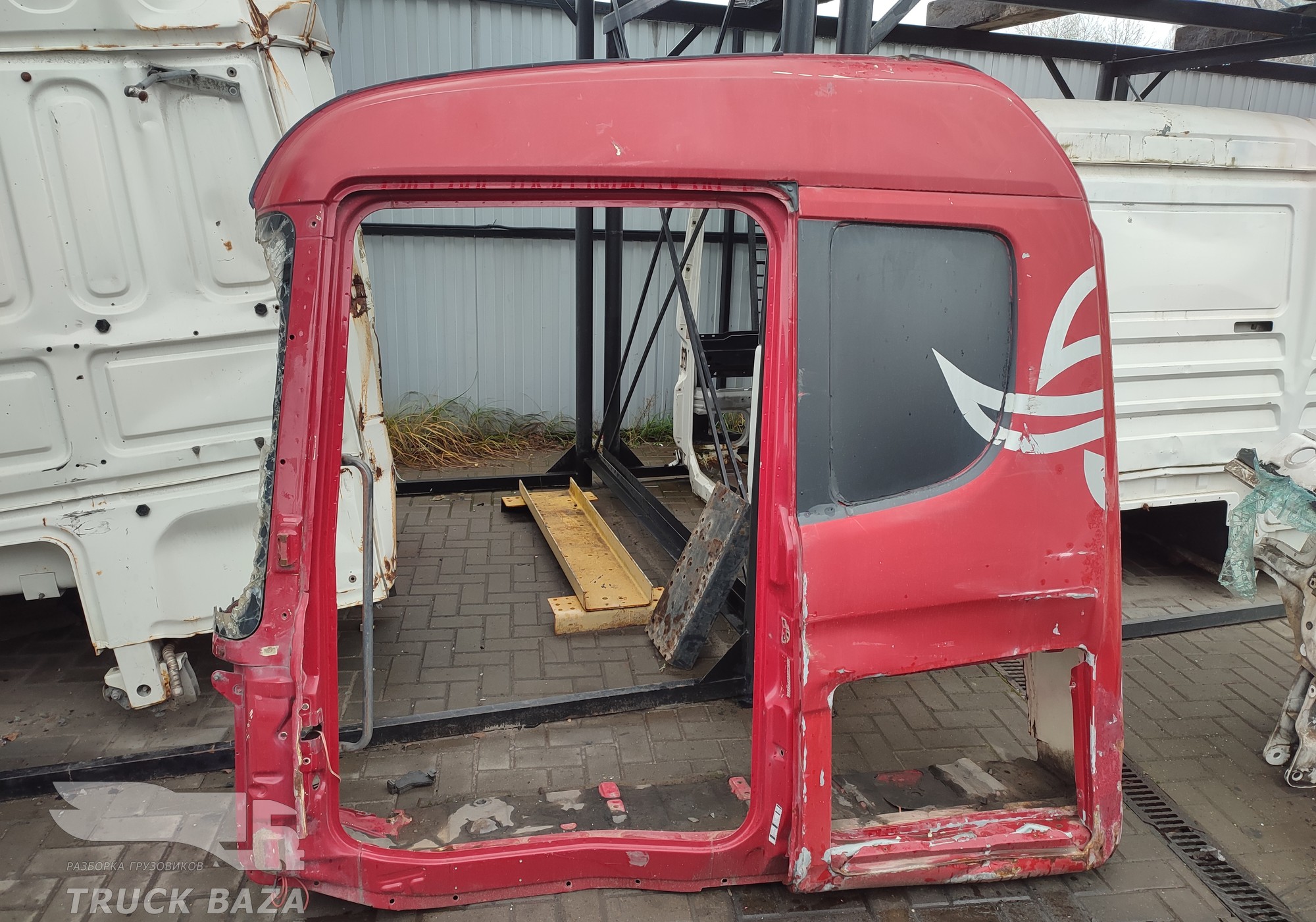 1761645 Боковина кабины левая для Scania