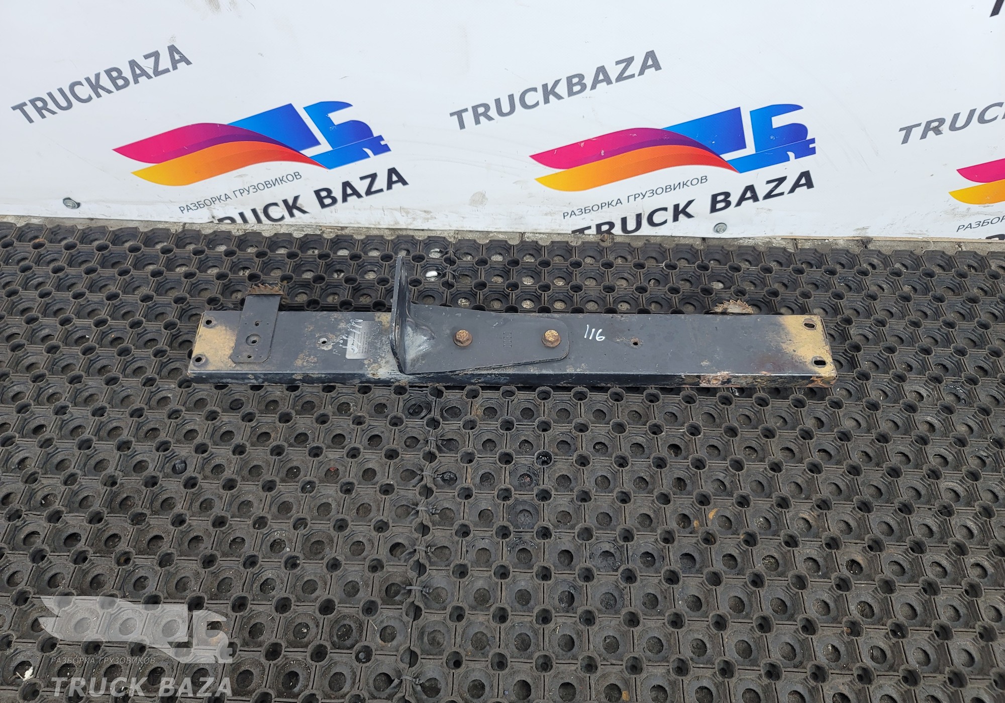 81062450050 Кронштейн левый радиатора охлаждения для Man L2000 I (с 1994 по 2001)