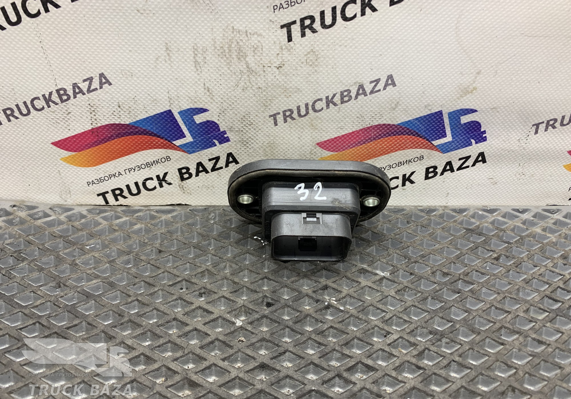 1823444 Крепление проводки для Volvo