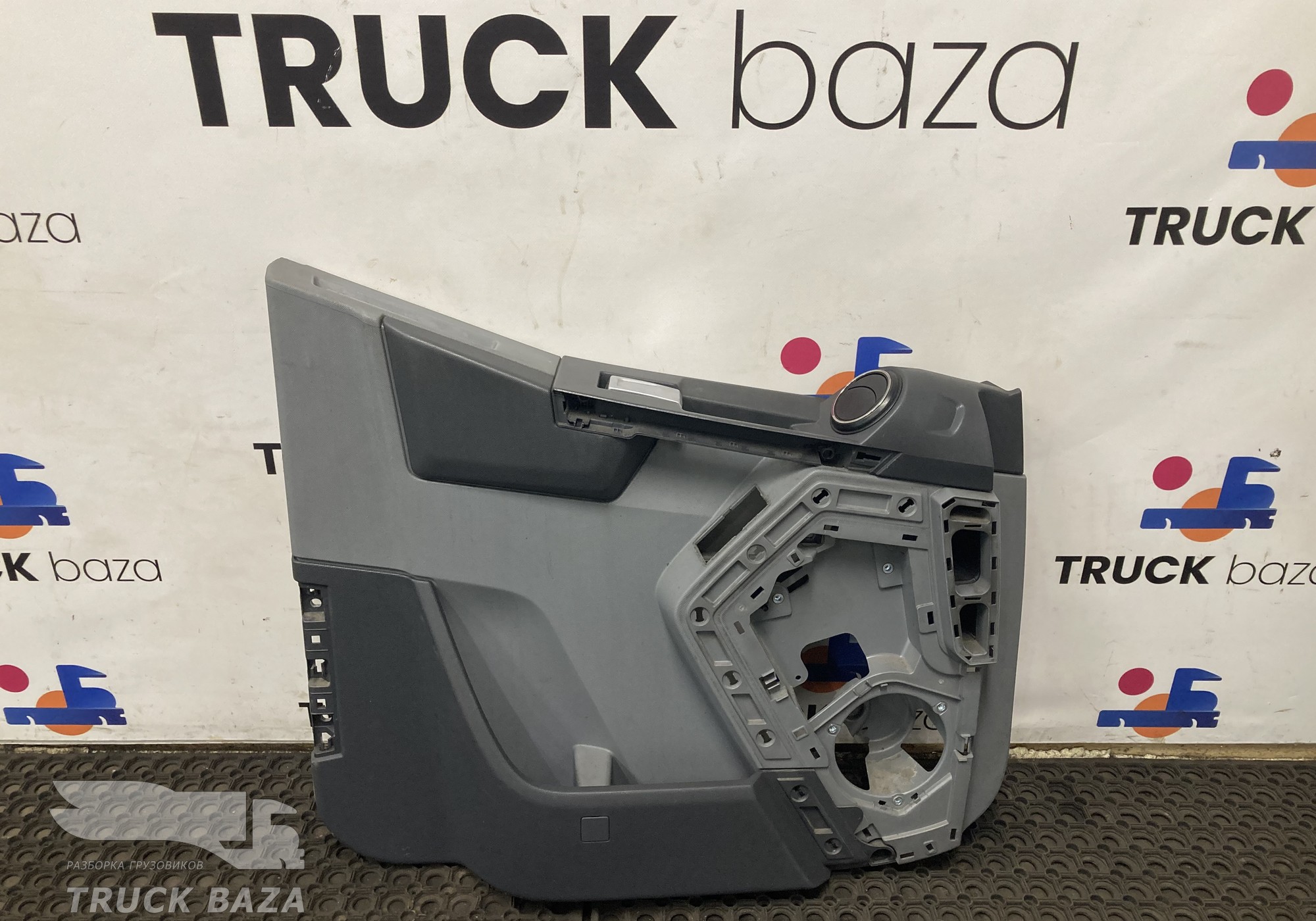 7421321859 Обшивка двери левая для Renault T (с 2013)