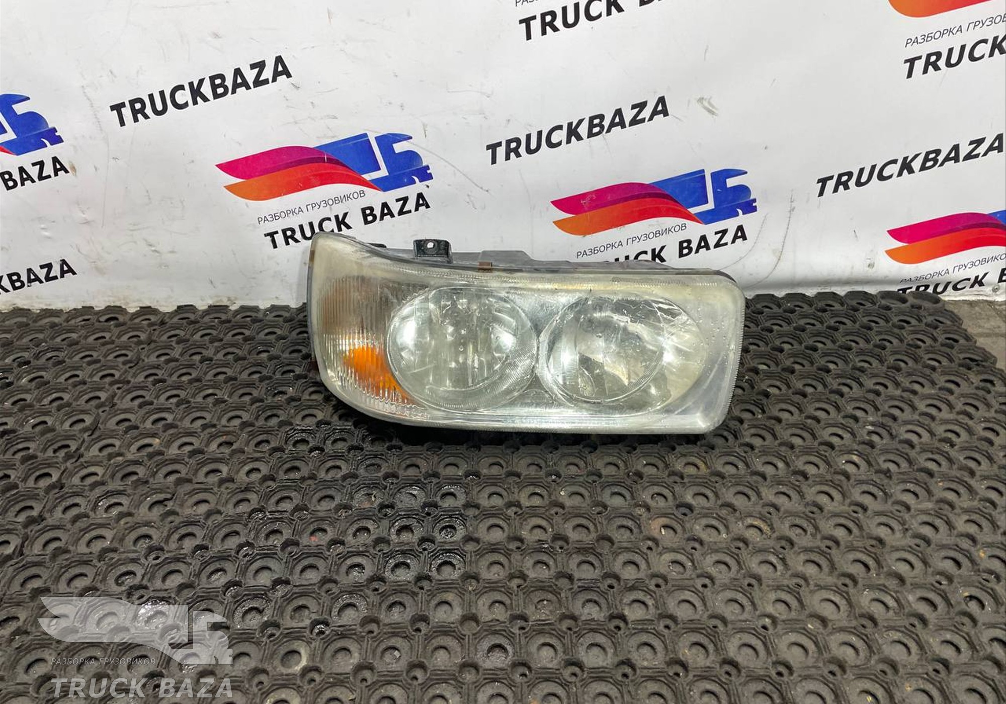1743684 Фара передняя левая для Daf XF95