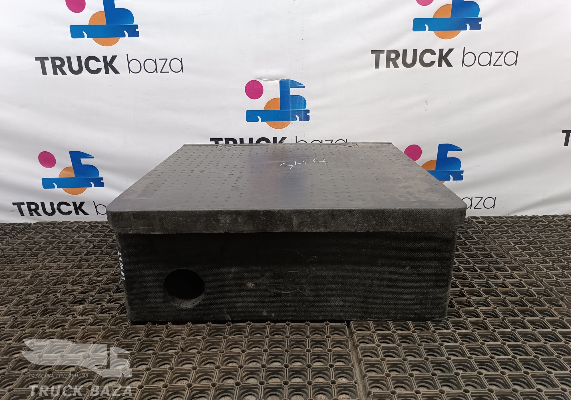 DZ14251570622 Корпус инструментального ящика правого для Shacman X3000 (с 2014)