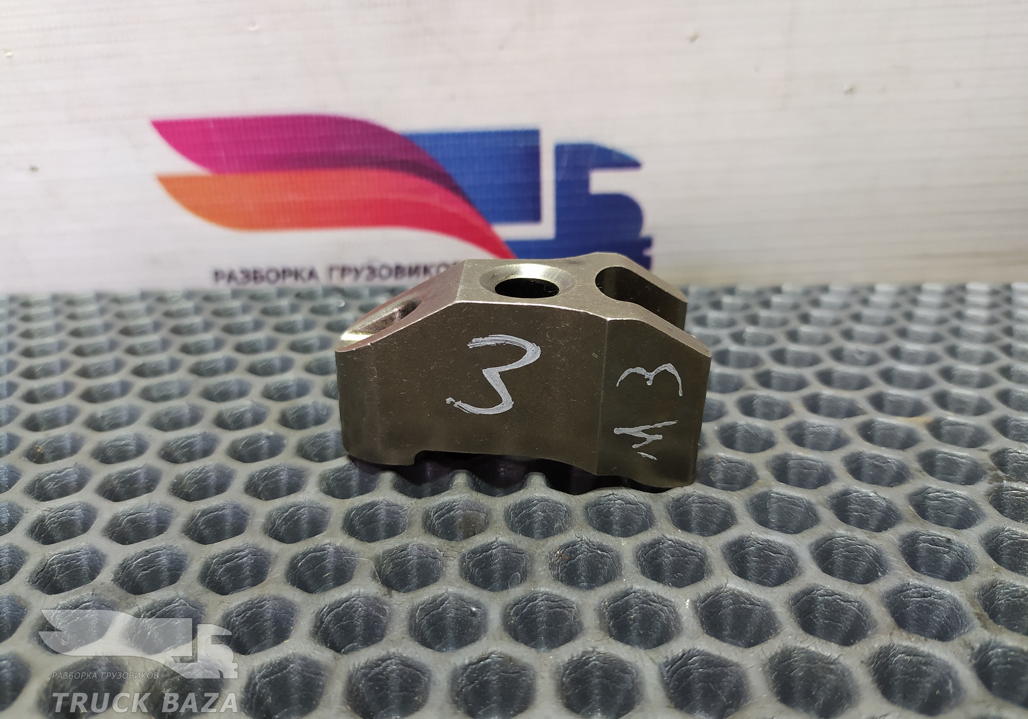 51101040036 Кронштейн форсунки топливной для Man F2000 II Evolution / FE (с 1998 по 2001)