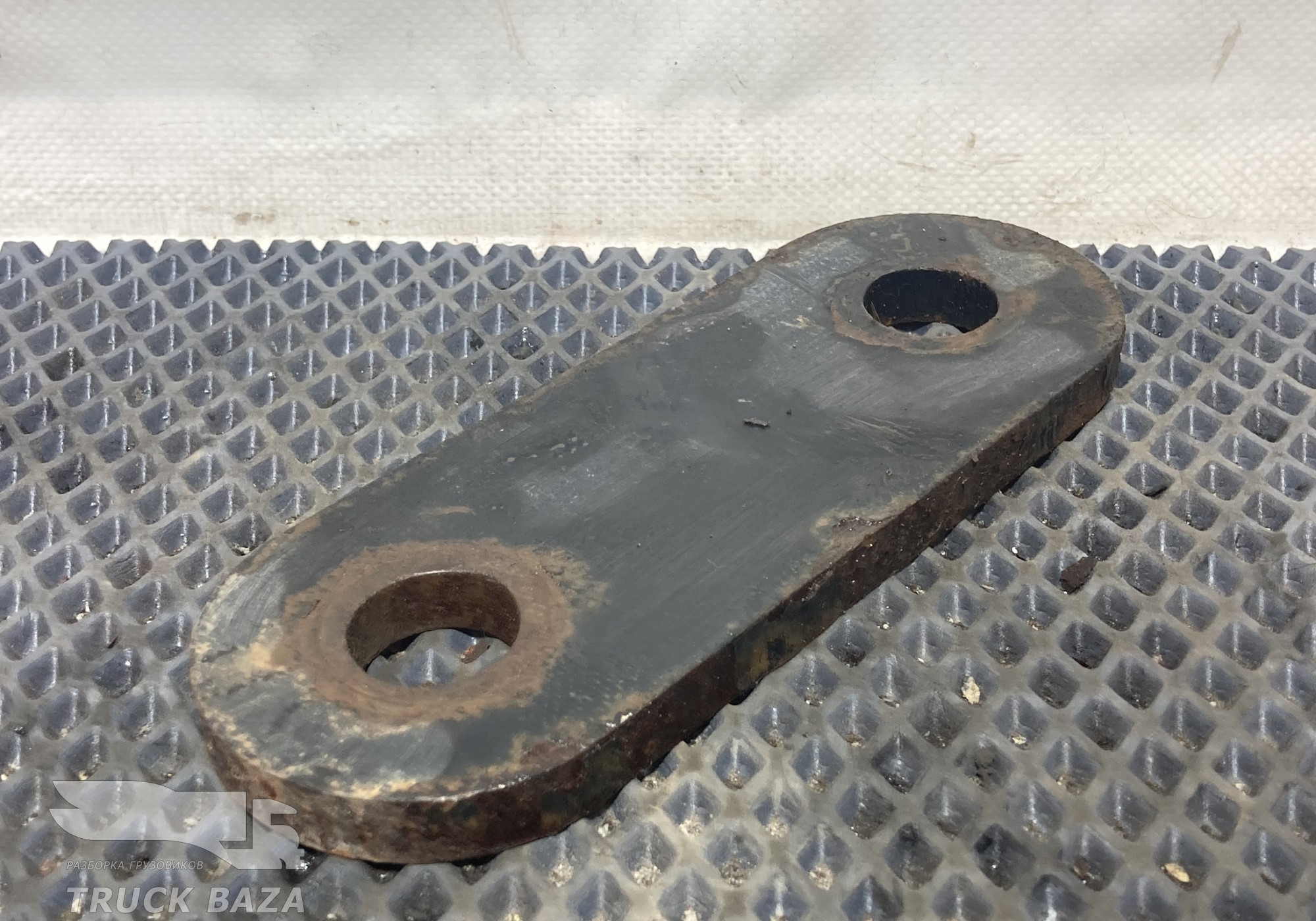 658022902543 Серьга передней рессоры