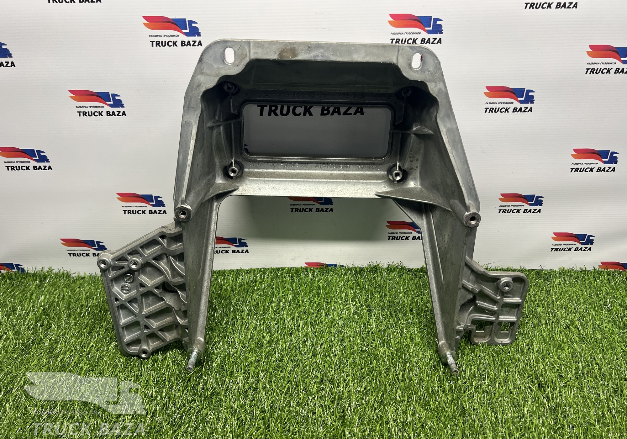 A9604610235 Кронштейн рулевого механизма для КАМАЗ 54901