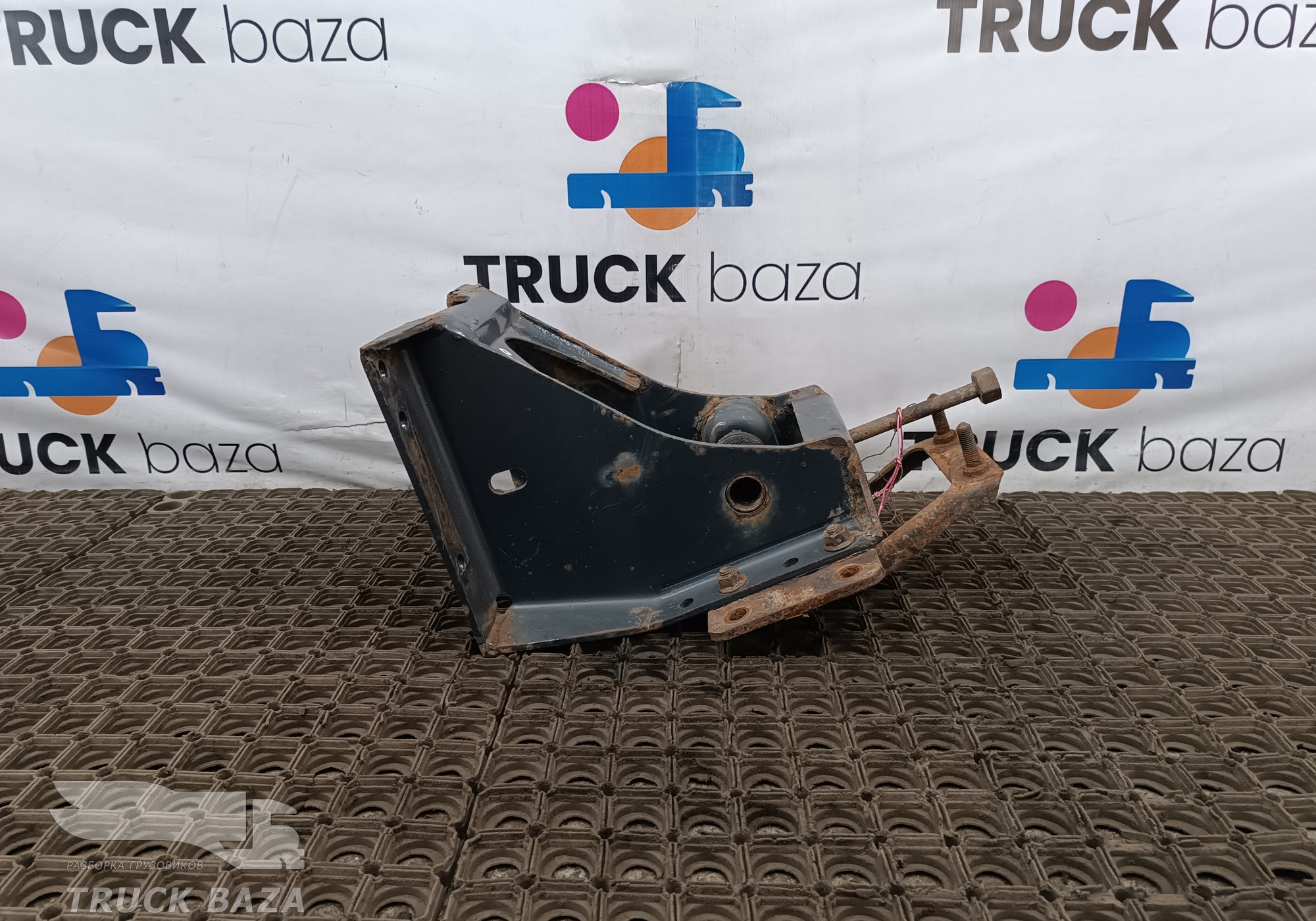 41218396 Кронштейн запасного колеса для Iveco EuroTech