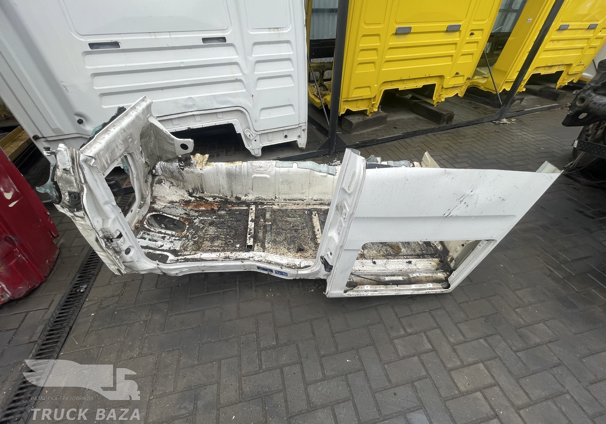 Левая часть кабины для Scania 5-series G (с 2004 по 2016)