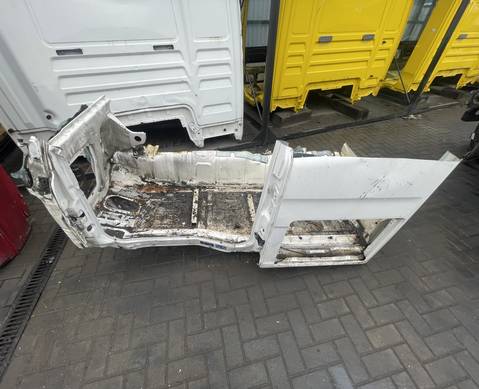 Левая часть кабины для Scania 5-series G (с 2004 по 2016)