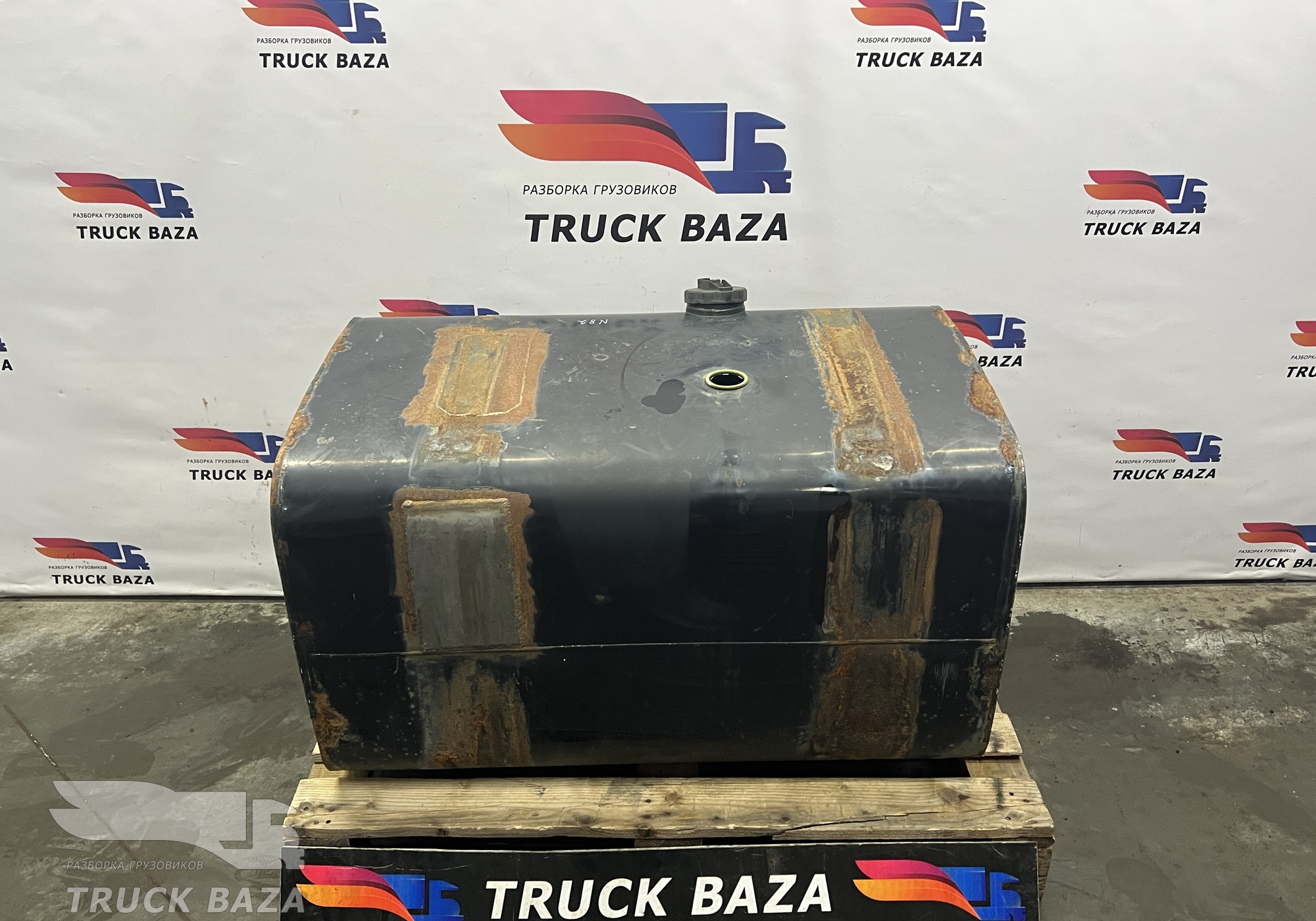 81122015554 Бак топливный 400 L