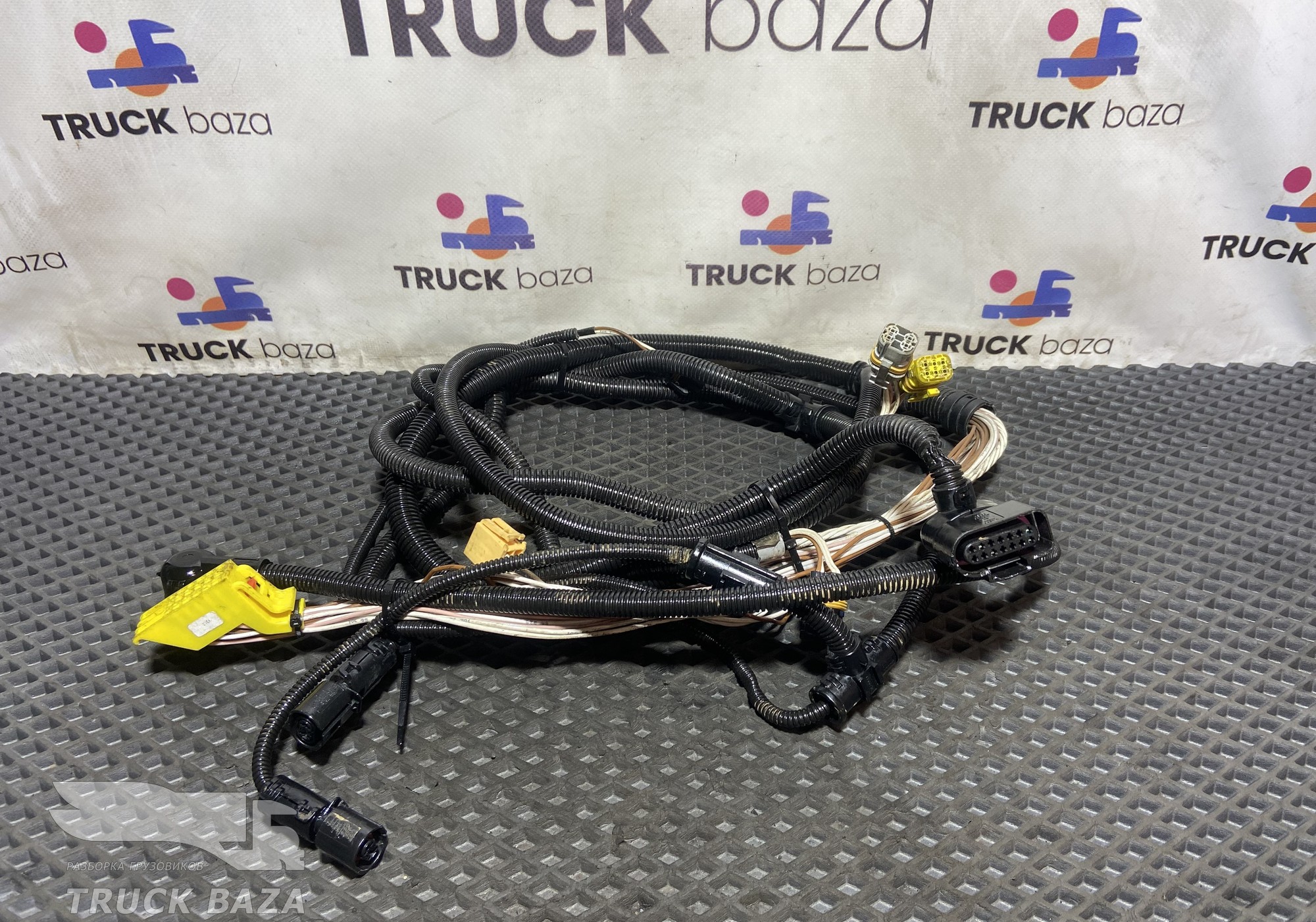 81254536648 Проводка фары левой для Man TGX