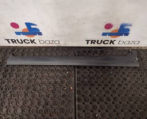 2323513 Накладка стойки правой для Scania